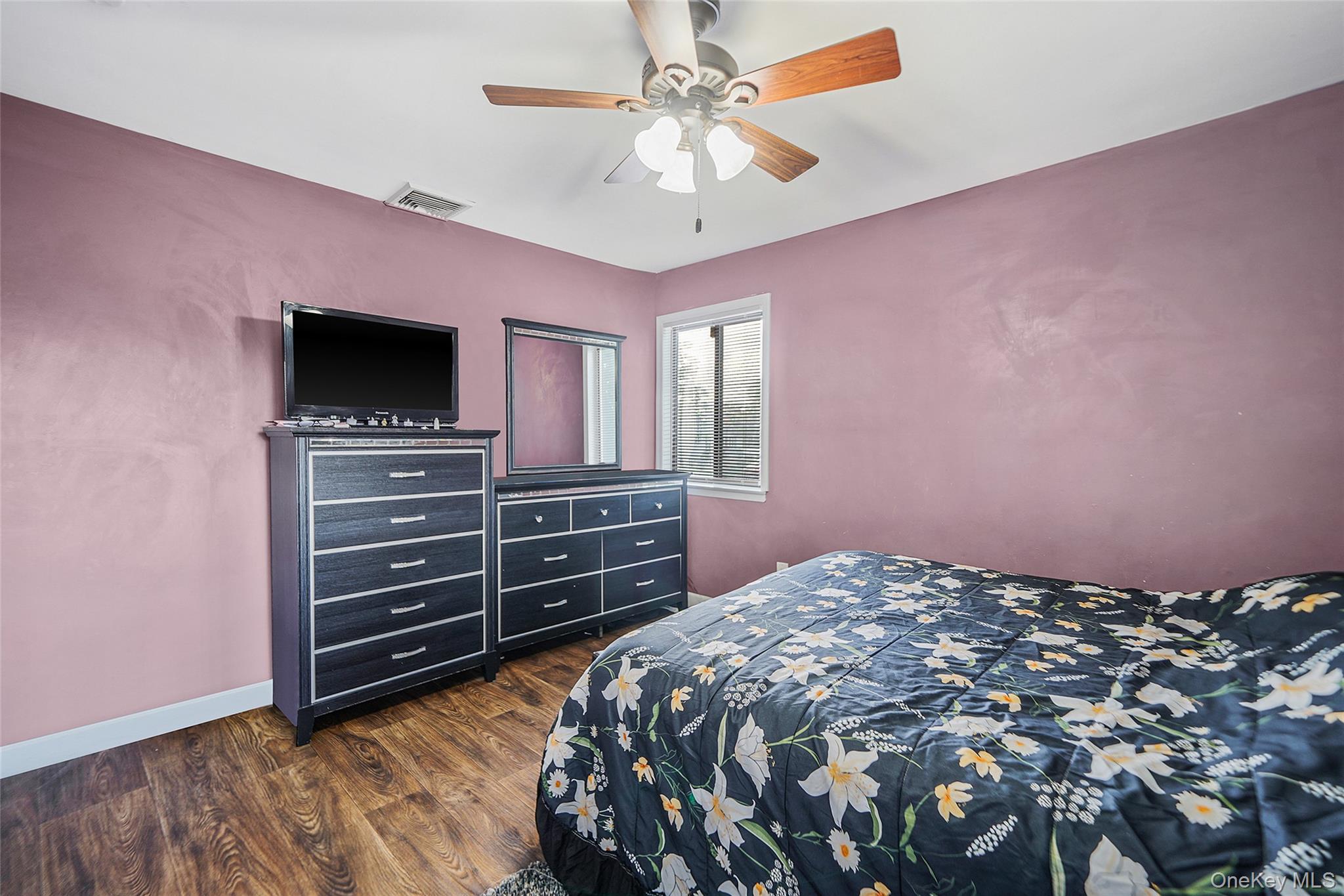 #15 photo, 425 41st Street, サフォーク郡 Copiague , NY 11726