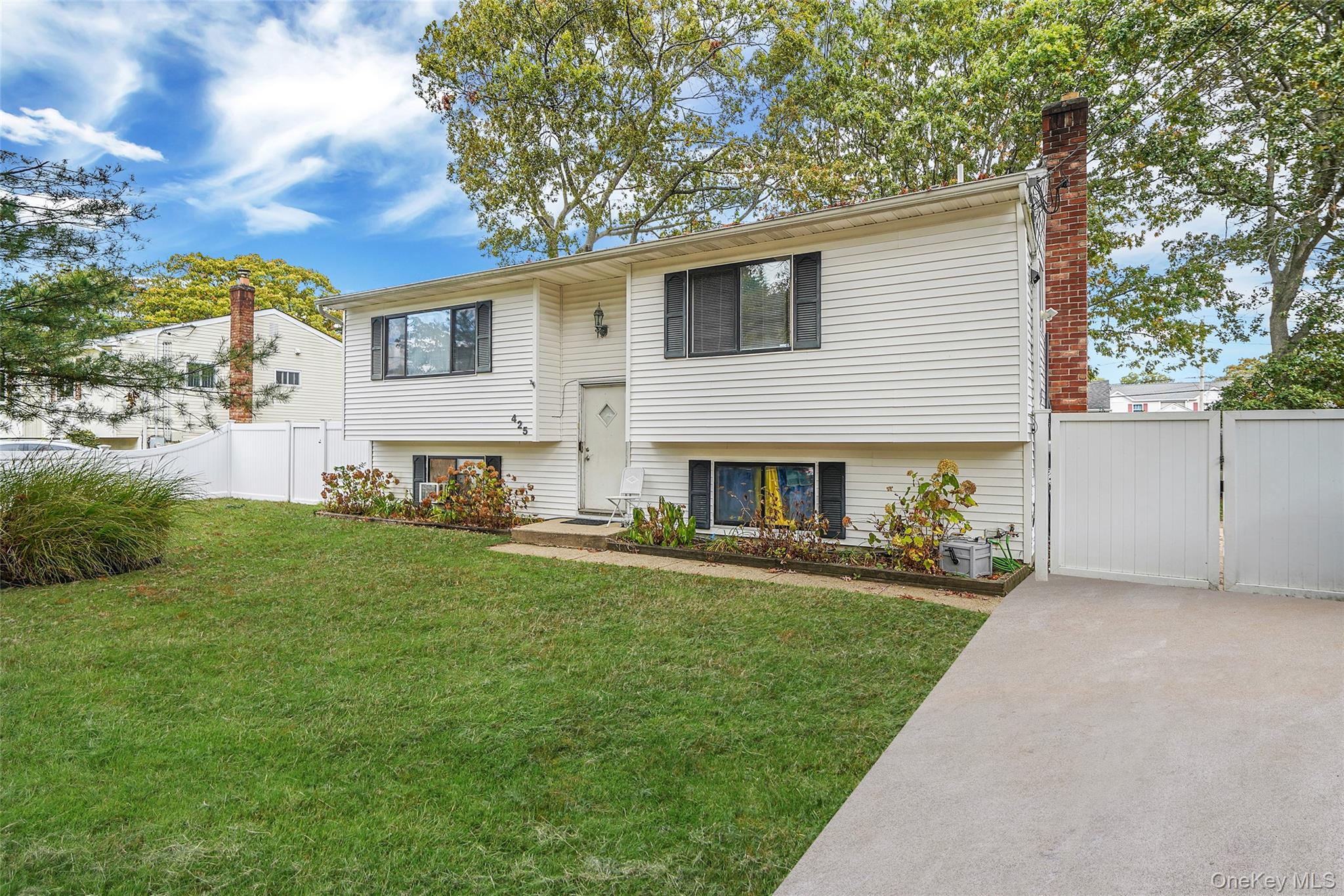 #3 photo, 425 41st Street, サフォーク郡 Copiague , NY 11726