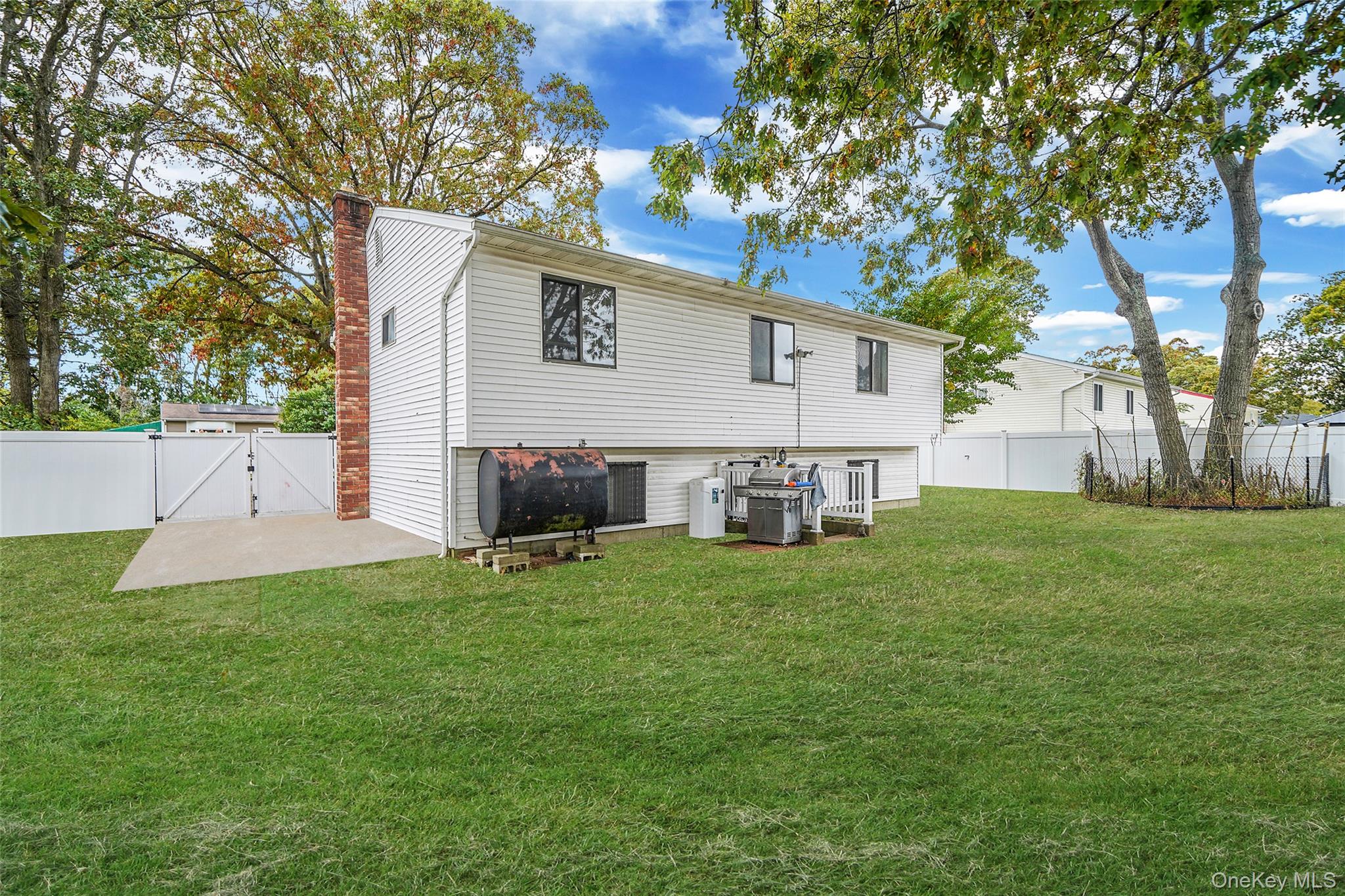 #5 photo, 425 41st Street, サフォーク郡 Copiague , NY 11726