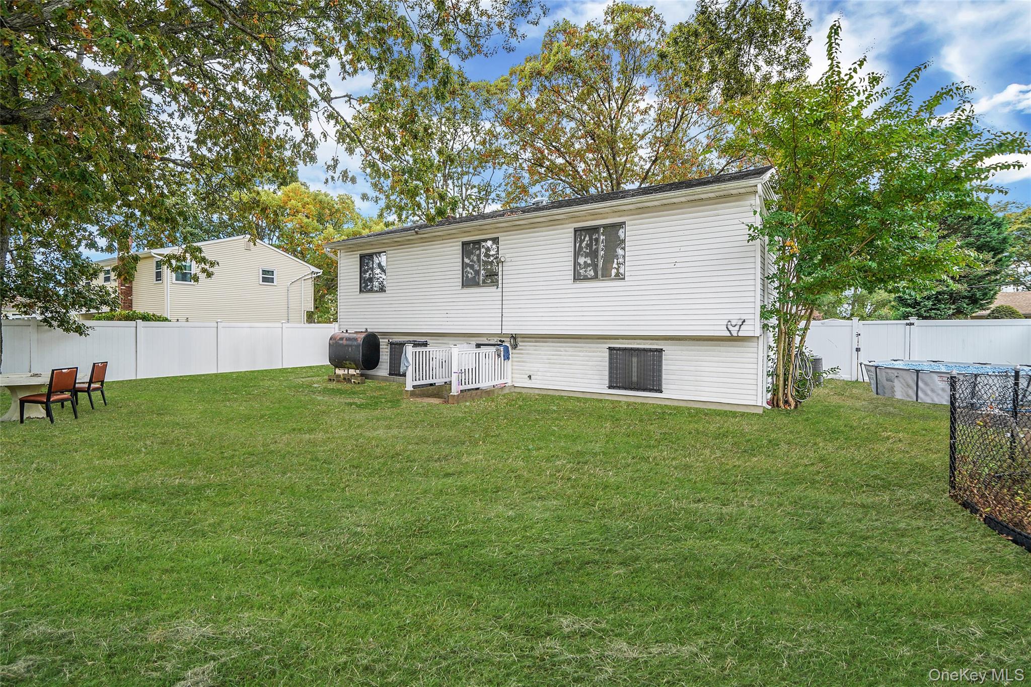 #7 photo, 425 41st Street, サフォーク郡 Copiague , NY 11726