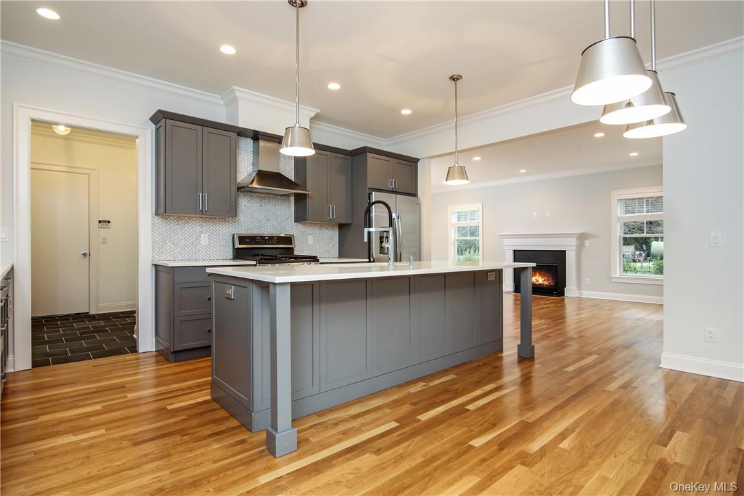 #5 photo, 214 Central Avenue, Rye , NY 10580