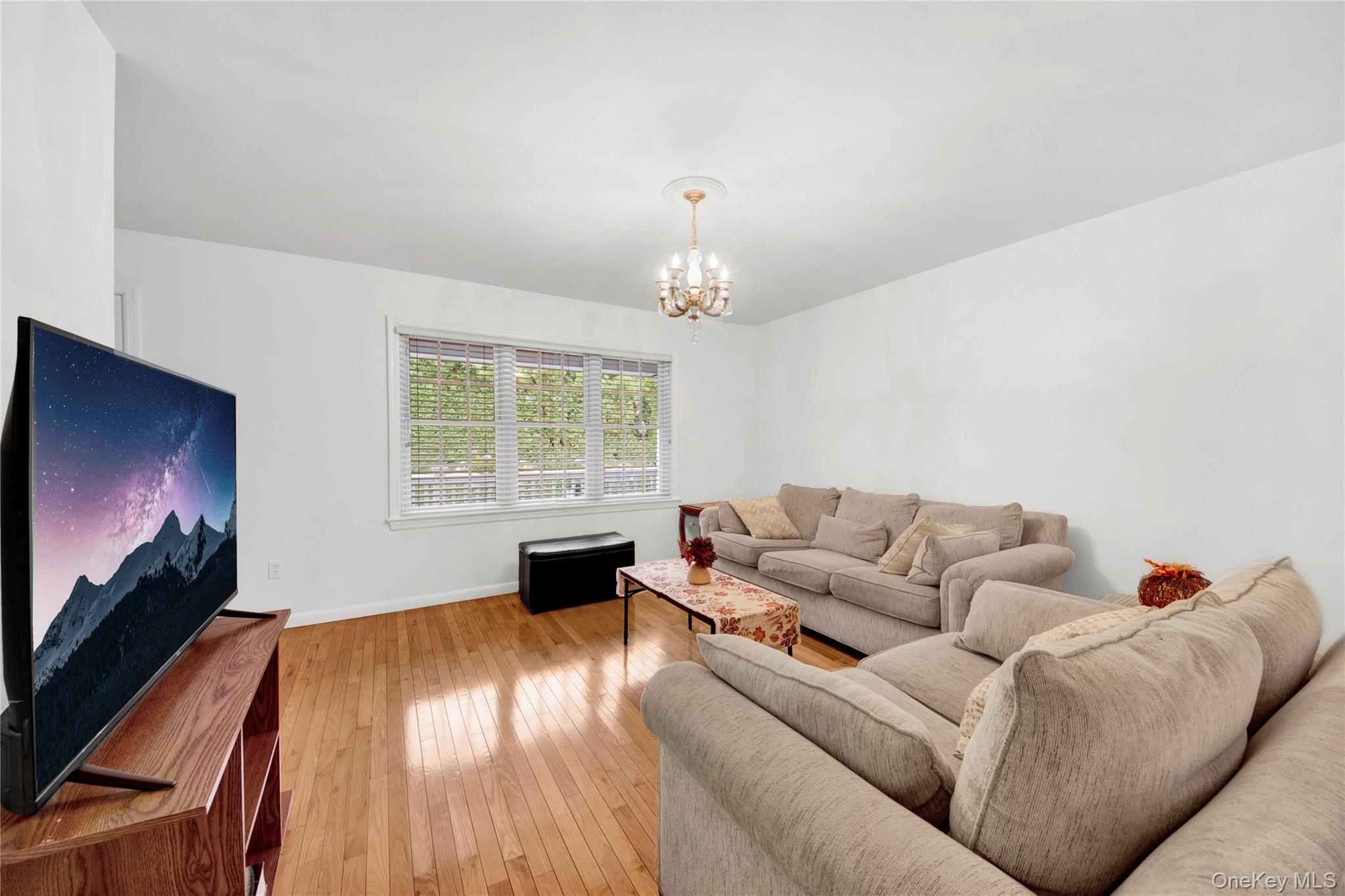 #14 photo, 752 Pelham Road, New Rochelle , NY 10805