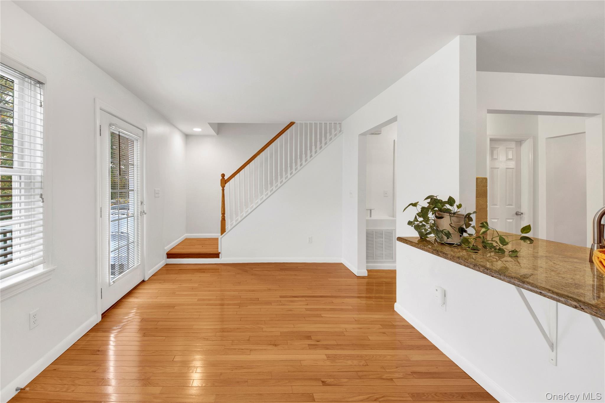 #7 photo, 752 Pelham Road, New Rochelle , NY 10805