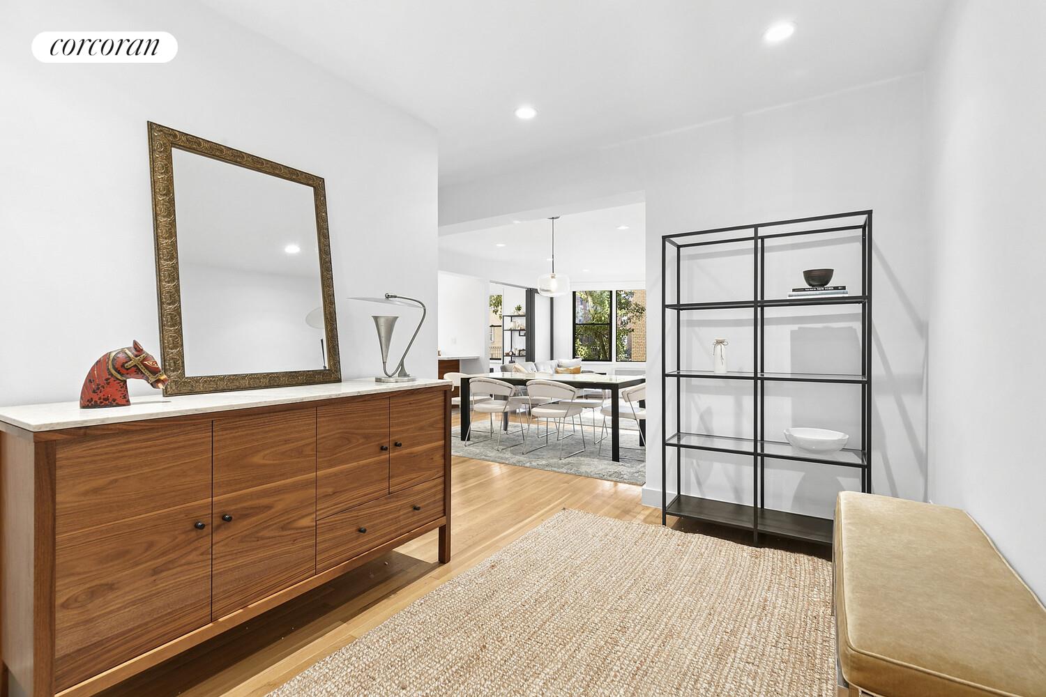 #5 photo, 30 E 9TH Street, Greenwich Village , NY 10003