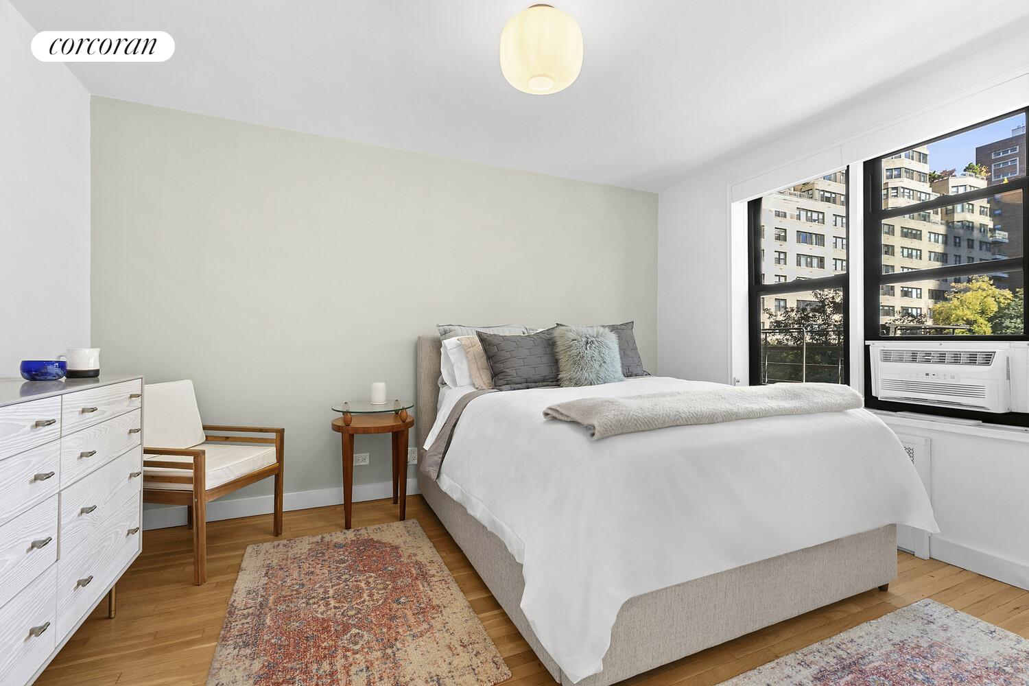 #6 photo, 30 E 9TH Street, Greenwich Village , NY 10003