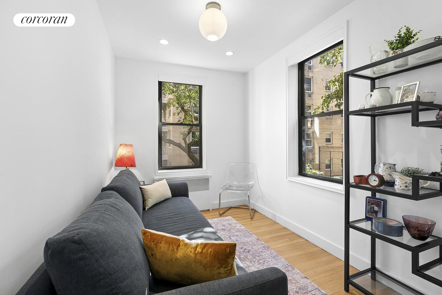 #7 photo, 30 E 9TH Street, Greenwich Village , NY 10003