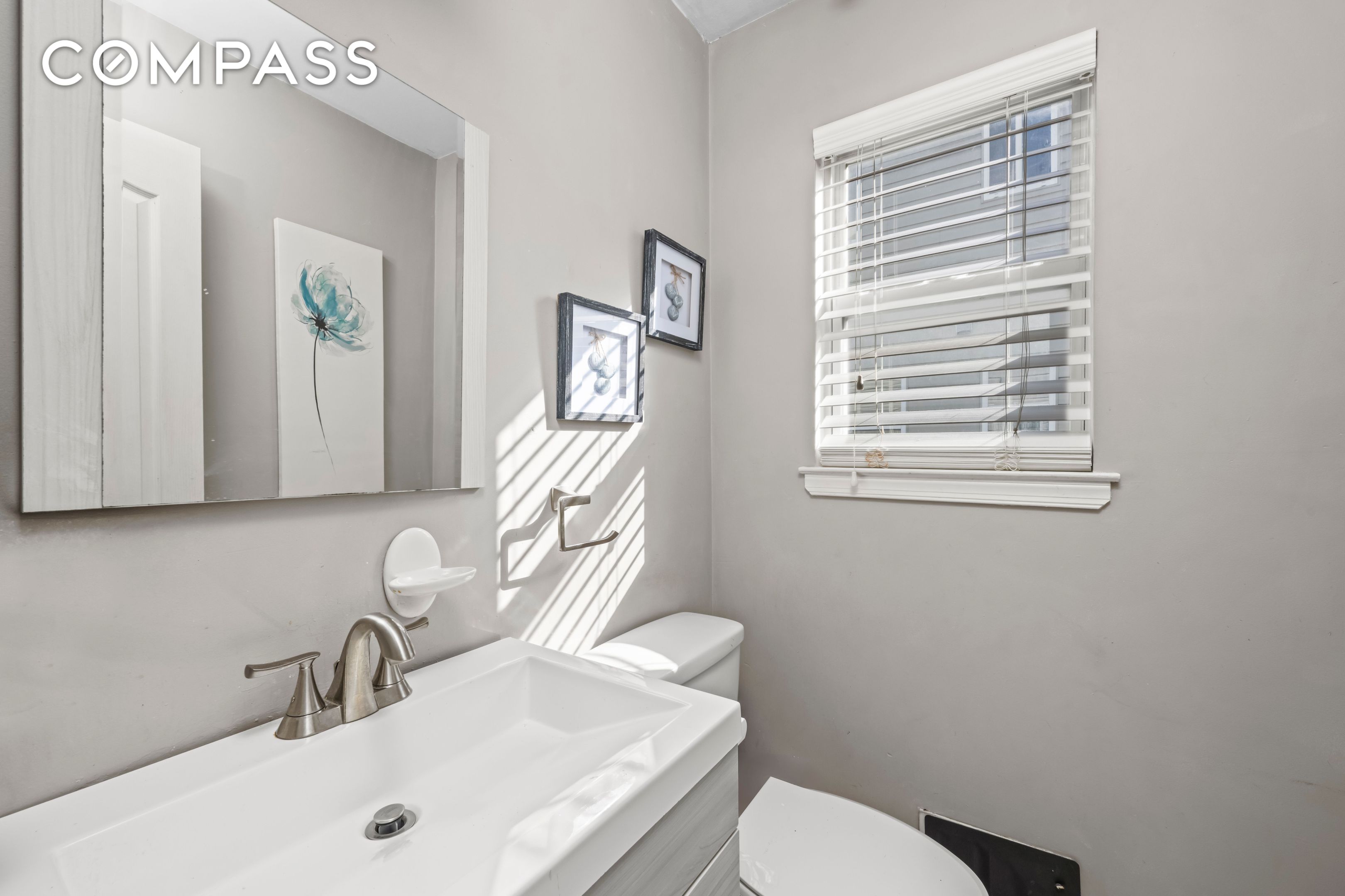 #10 photo, 55 Sideview Avenue, New York City , NY 10314