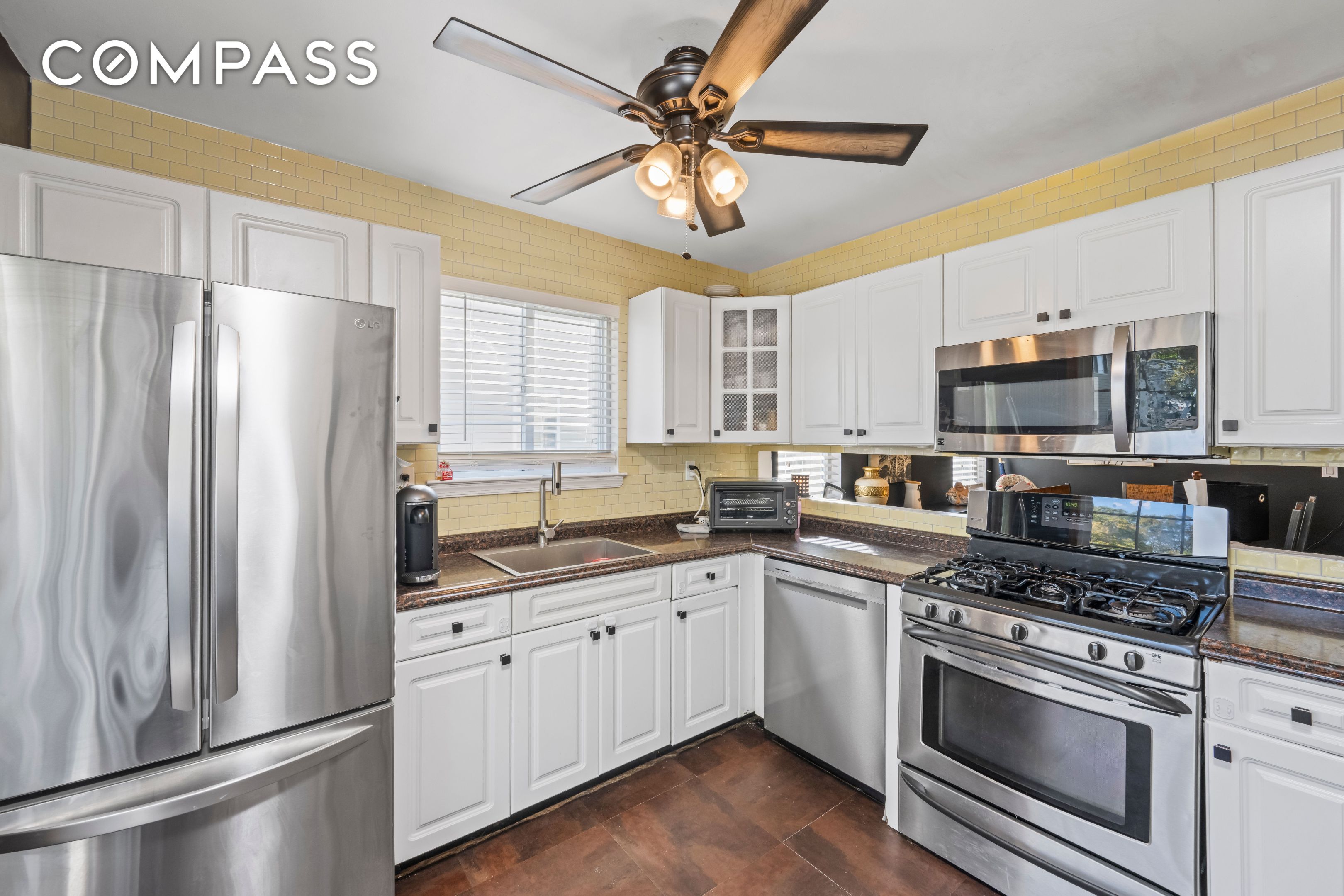 #14 photo, 55 Sideview Avenue, New York City , NY 10314