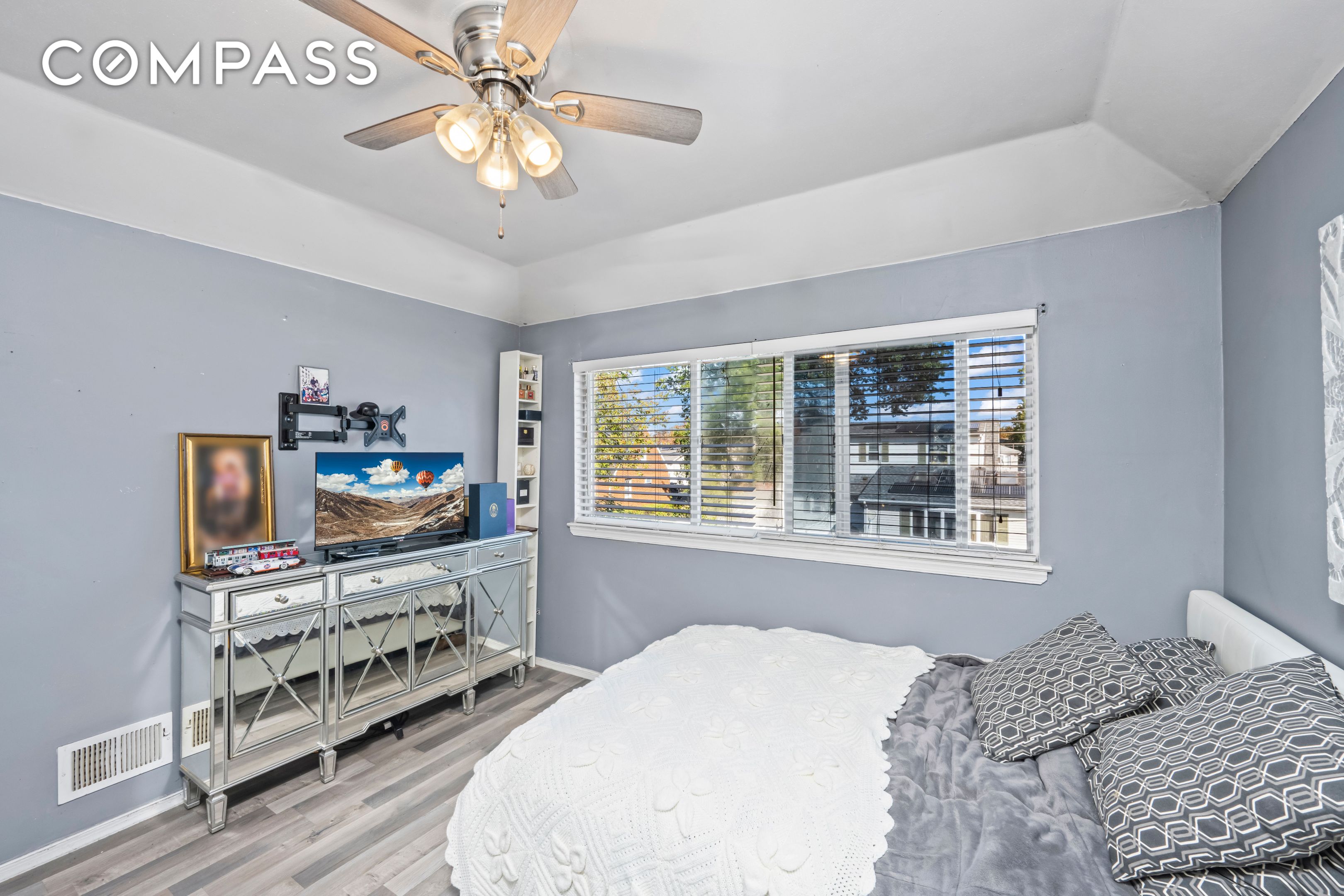 #20 photo, 55 Sideview Avenue, New York City , NY 10314