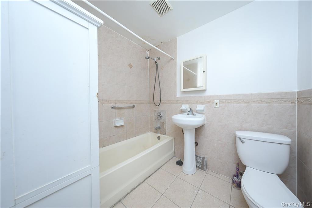 #20 photo, 517 Milford Street, Brooklyn , NY 11208