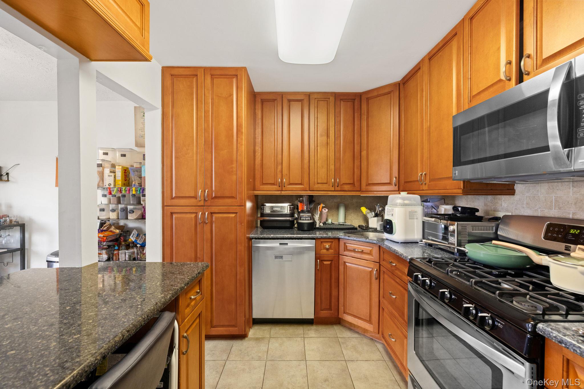 #13 photo, 215-15 23 Avenue, クイーンズ区 Bayside , NY 11360