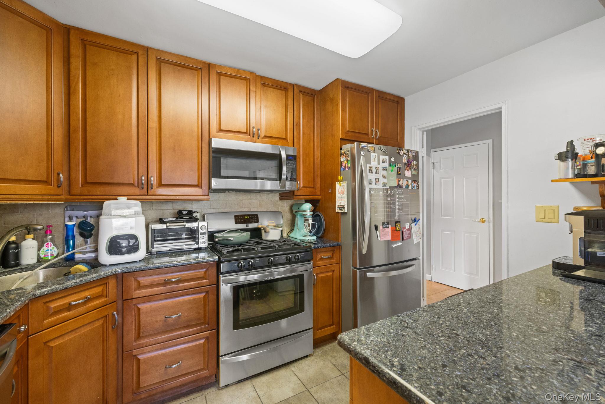 #16 photo, 215-15 23 Avenue, クイーンズ区 Bayside , NY 11360