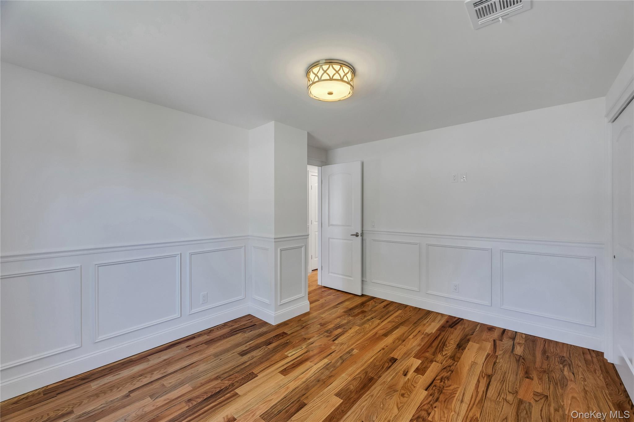 #14 photo, 177 Waverly Avenue, サフォーク郡 Patchogue , NY 11772