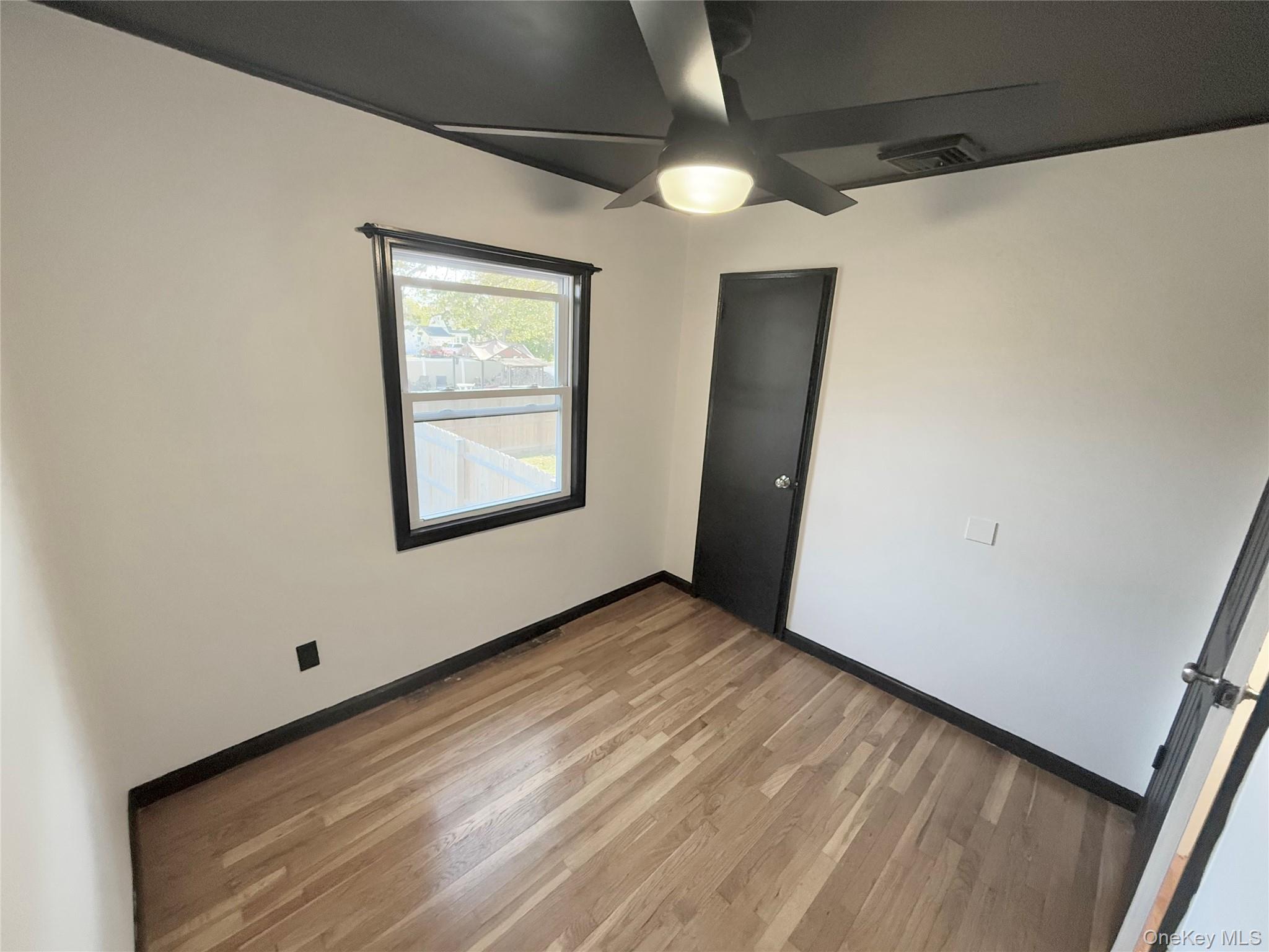 #18 photo, 1553 Potter Boulevard, サフォーク郡 Bay Shore , NY 11706