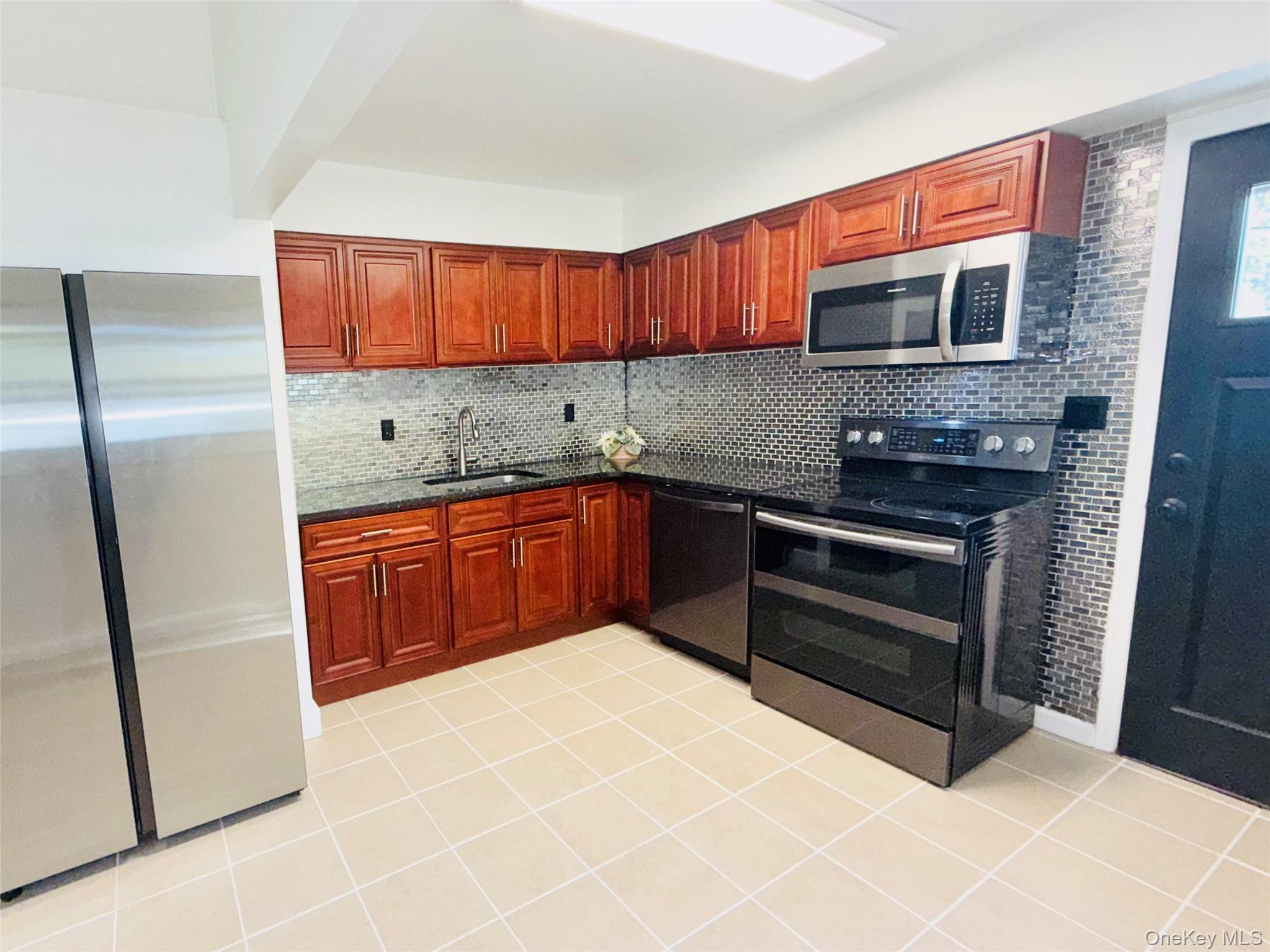 #5 photo, 1553 Potter Boulevard, サフォーク郡 Bay Shore , NY 11706