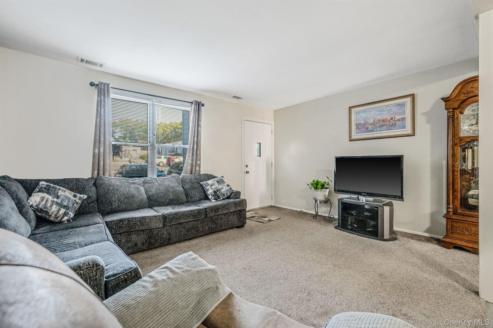 #5 photo, 63 Rocky Point Yaphank Road, サフォーク郡 Rocky Point , NY 11778