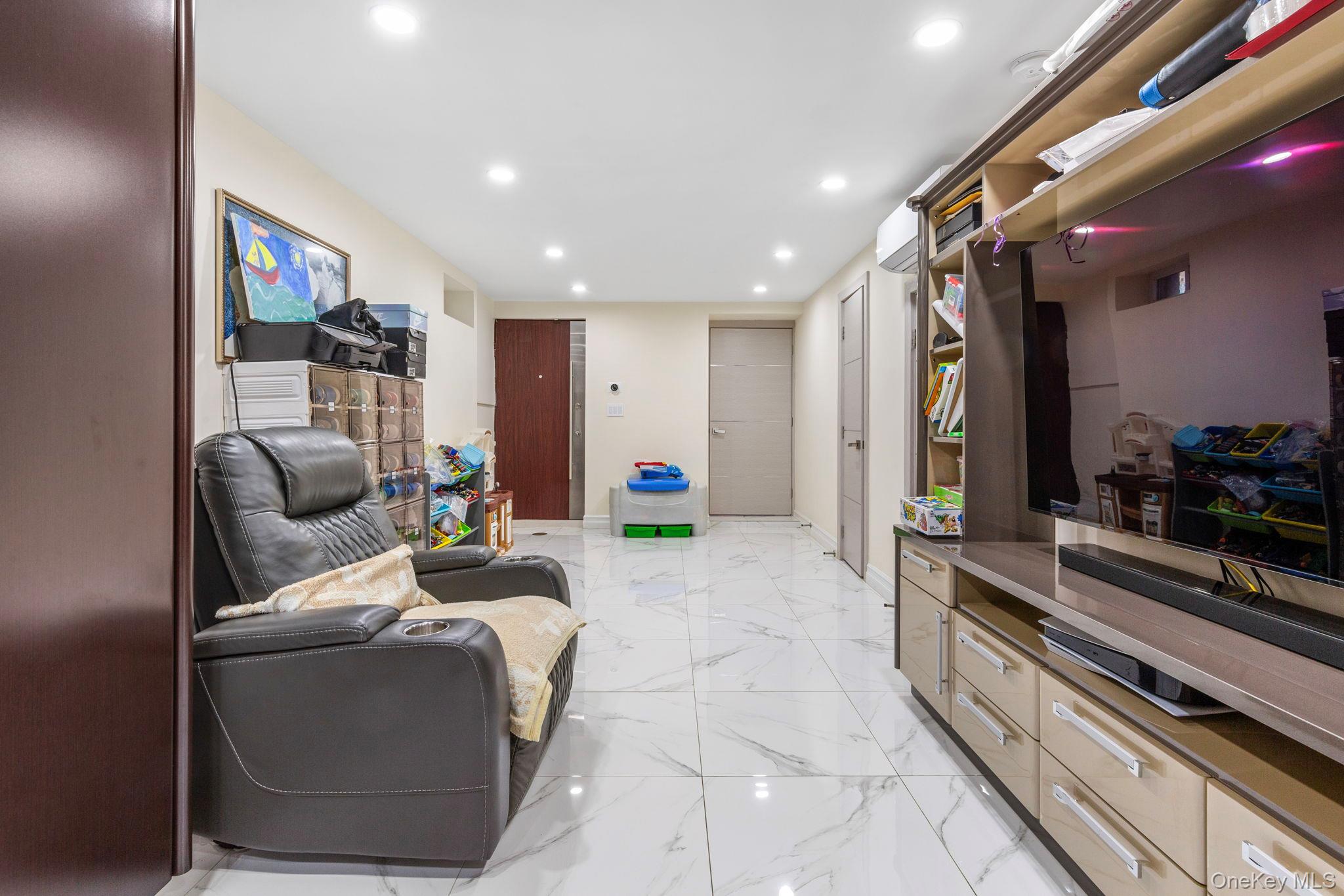 #16 photo, 158-18 77th Avenue, クイーンズ区 Fresh Meadows , NY 11366