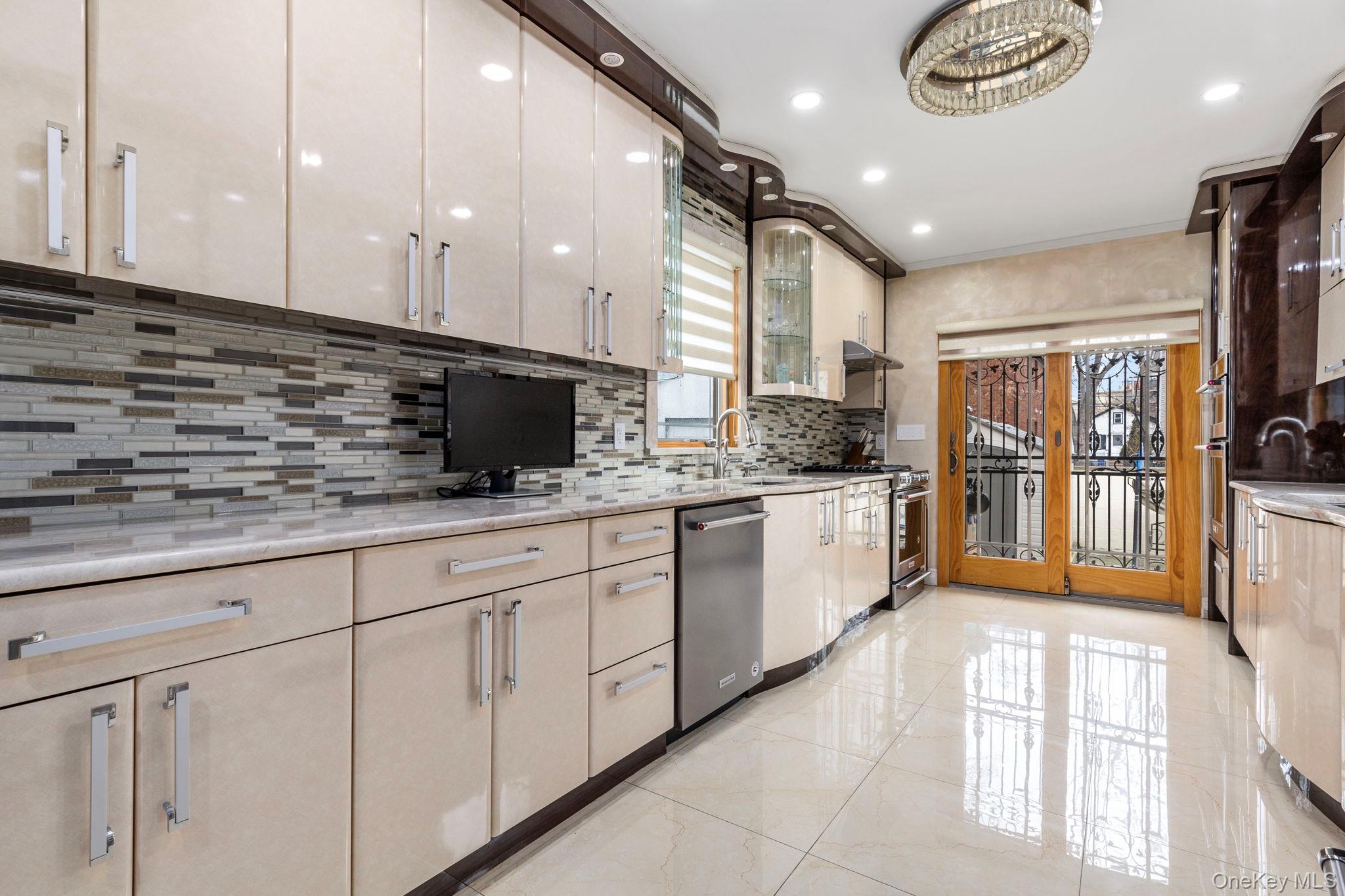 #6 photo, 158-18 77th Avenue, クイーンズ区 Fresh Meadows , NY 11366