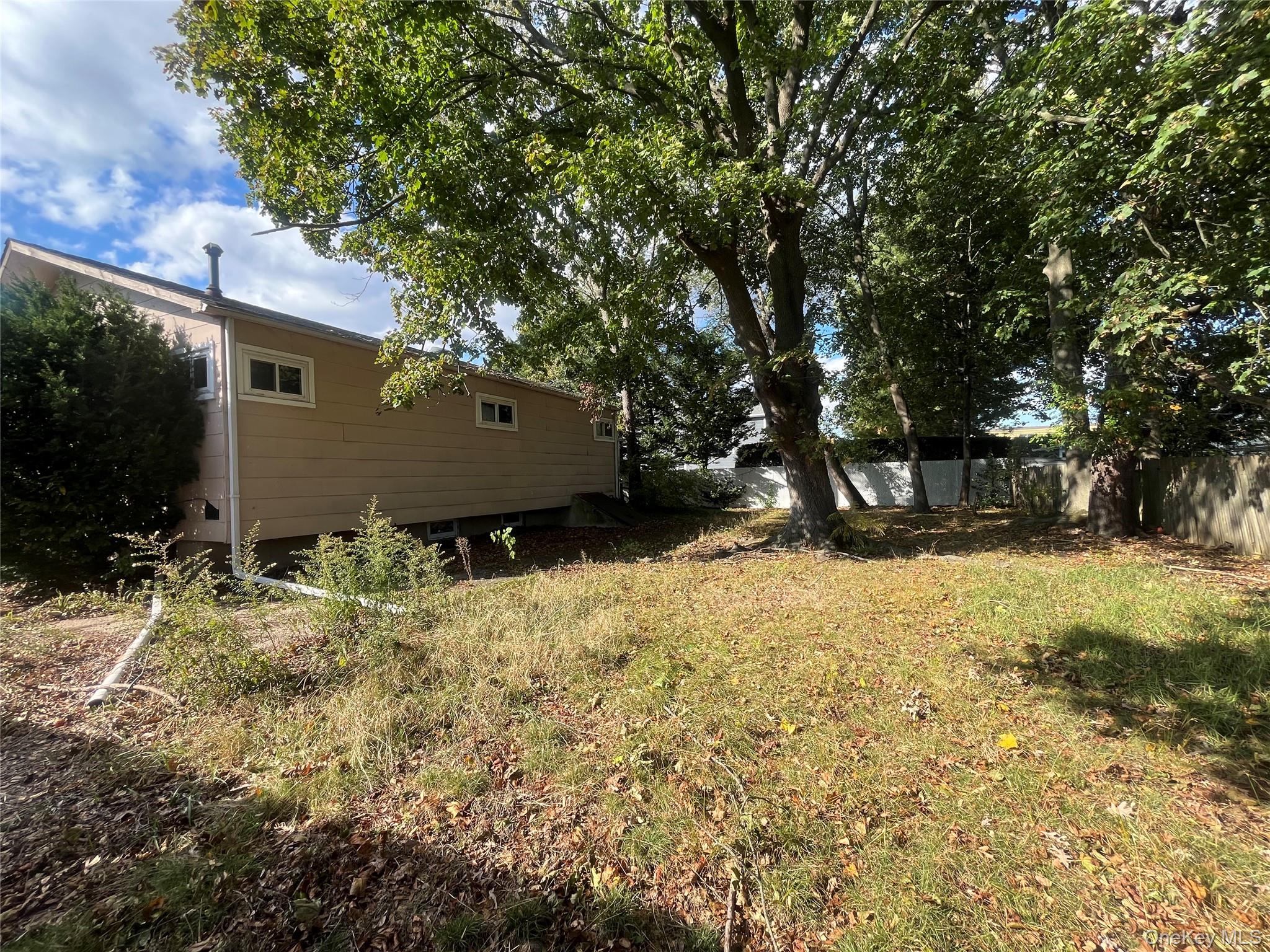 #10 photo, 233 W 12th Street, サフォーク郡 Babylon , NY 11729