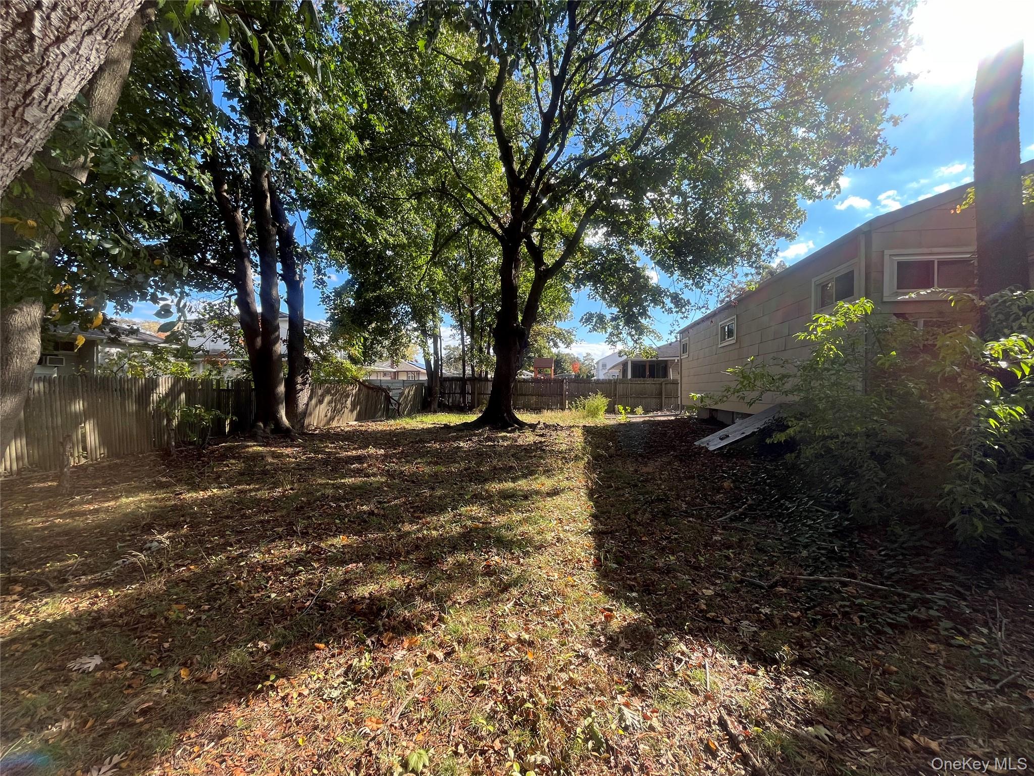 #9 photo, 233 W 12th Street, サフォーク郡 Babylon , NY 11729