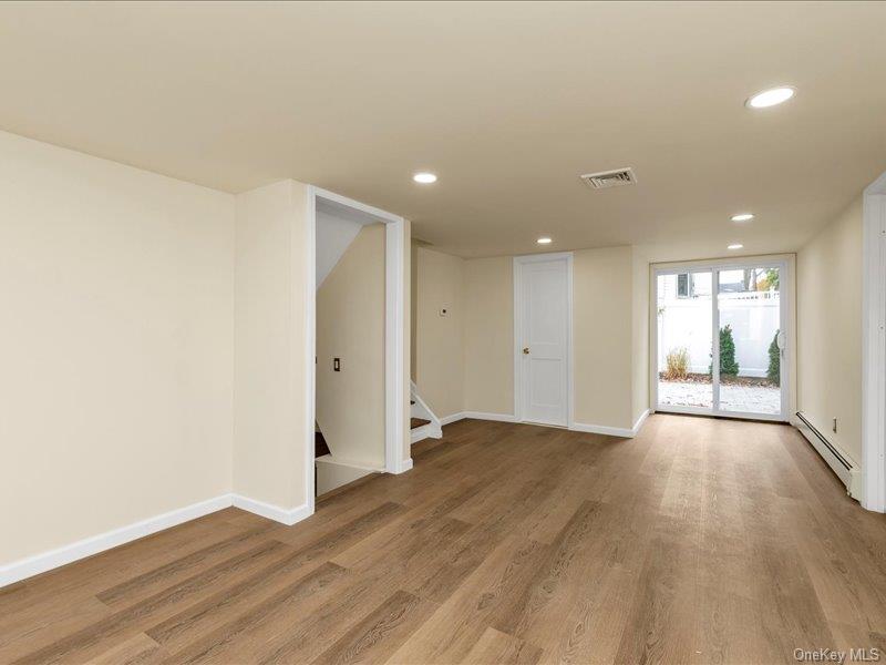 #12 photo, 2 Arbor Gate, Old Bethpage , NY 11804