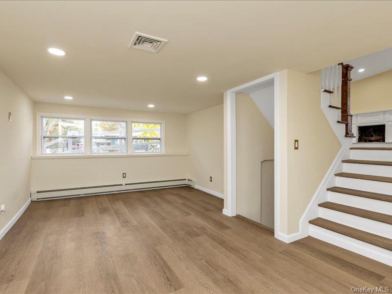 #13 photo, 2 Arbor Gate, Old Bethpage , NY 11804