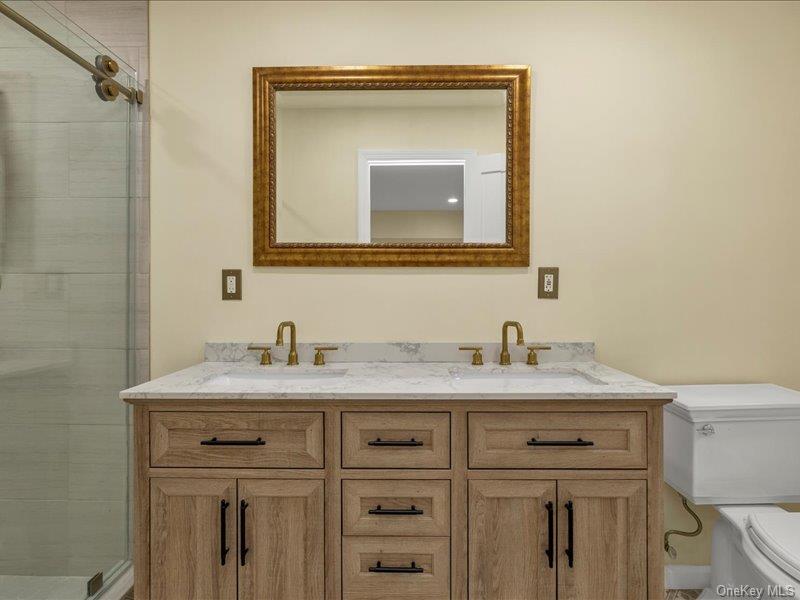 #17 photo, 2 Arbor Gate, Old Bethpage , NY 11804