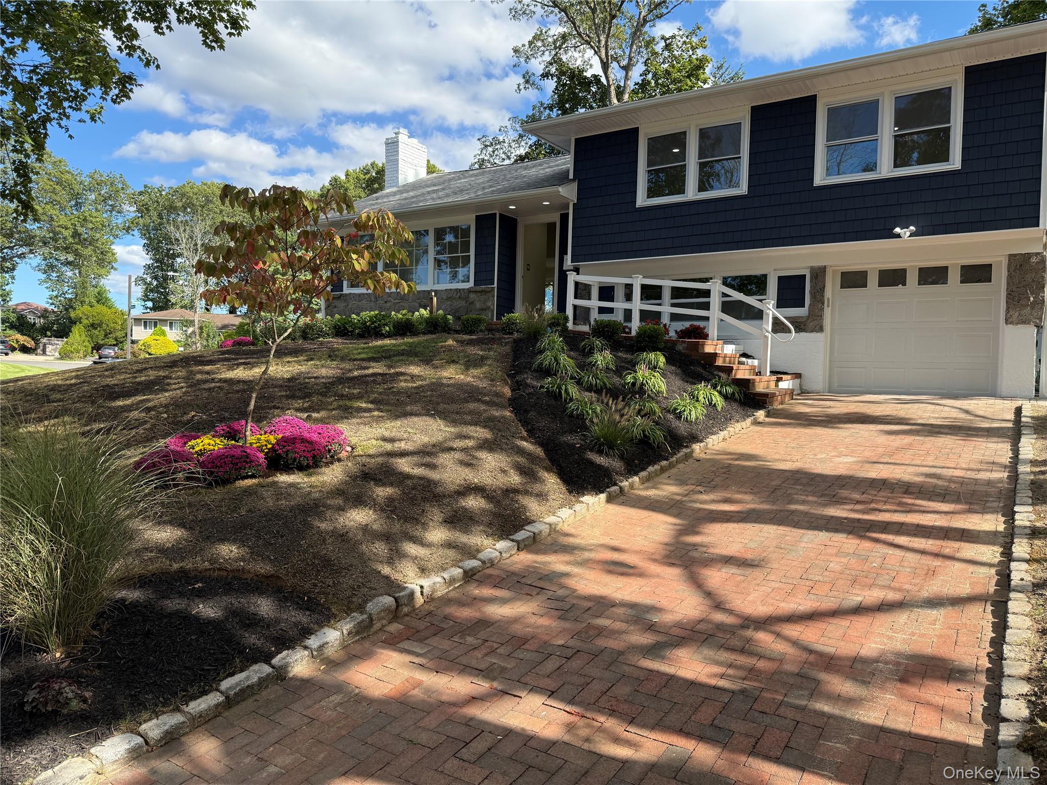 #8 photo, 2 Arbor Gate, Old Bethpage , NY 11804