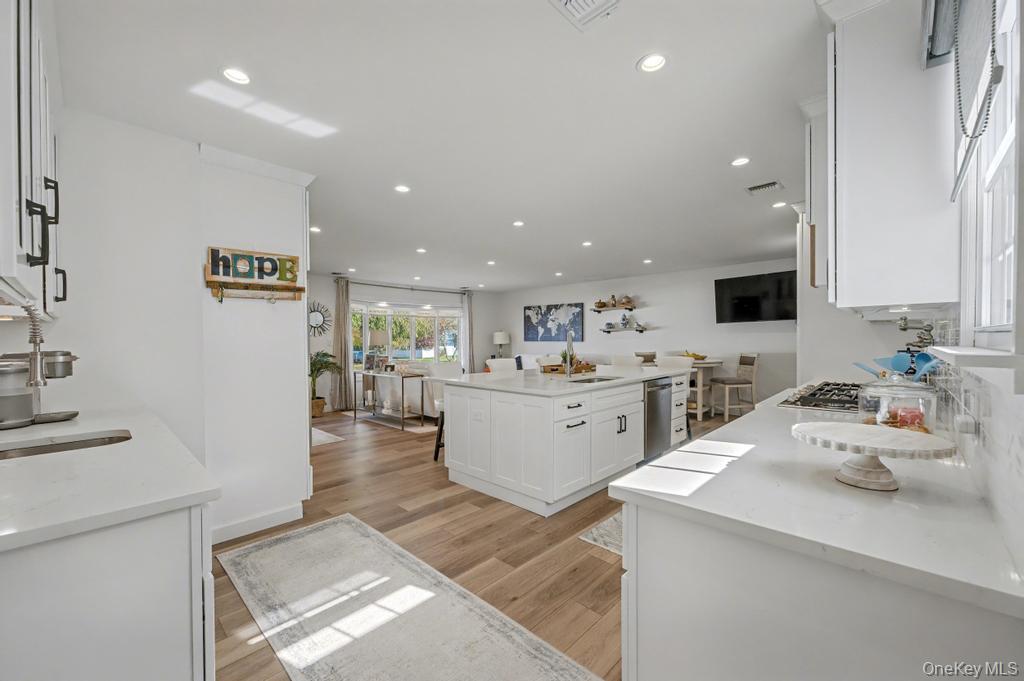 #20 photo, 12 Pheasant Drive, Commack , NY 11725