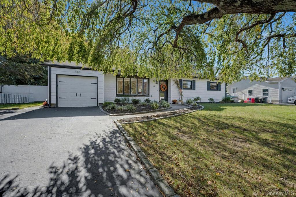 #3 photo, 12 Pheasant Drive, Commack , NY 11725