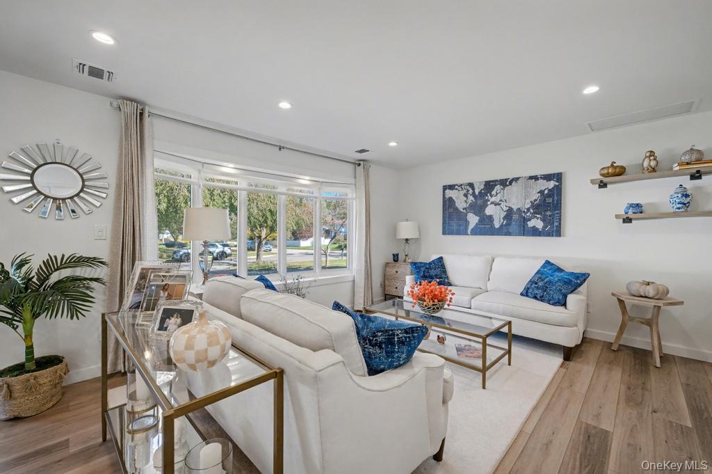 #7 photo, 12 Pheasant Drive, Commack , NY 11725