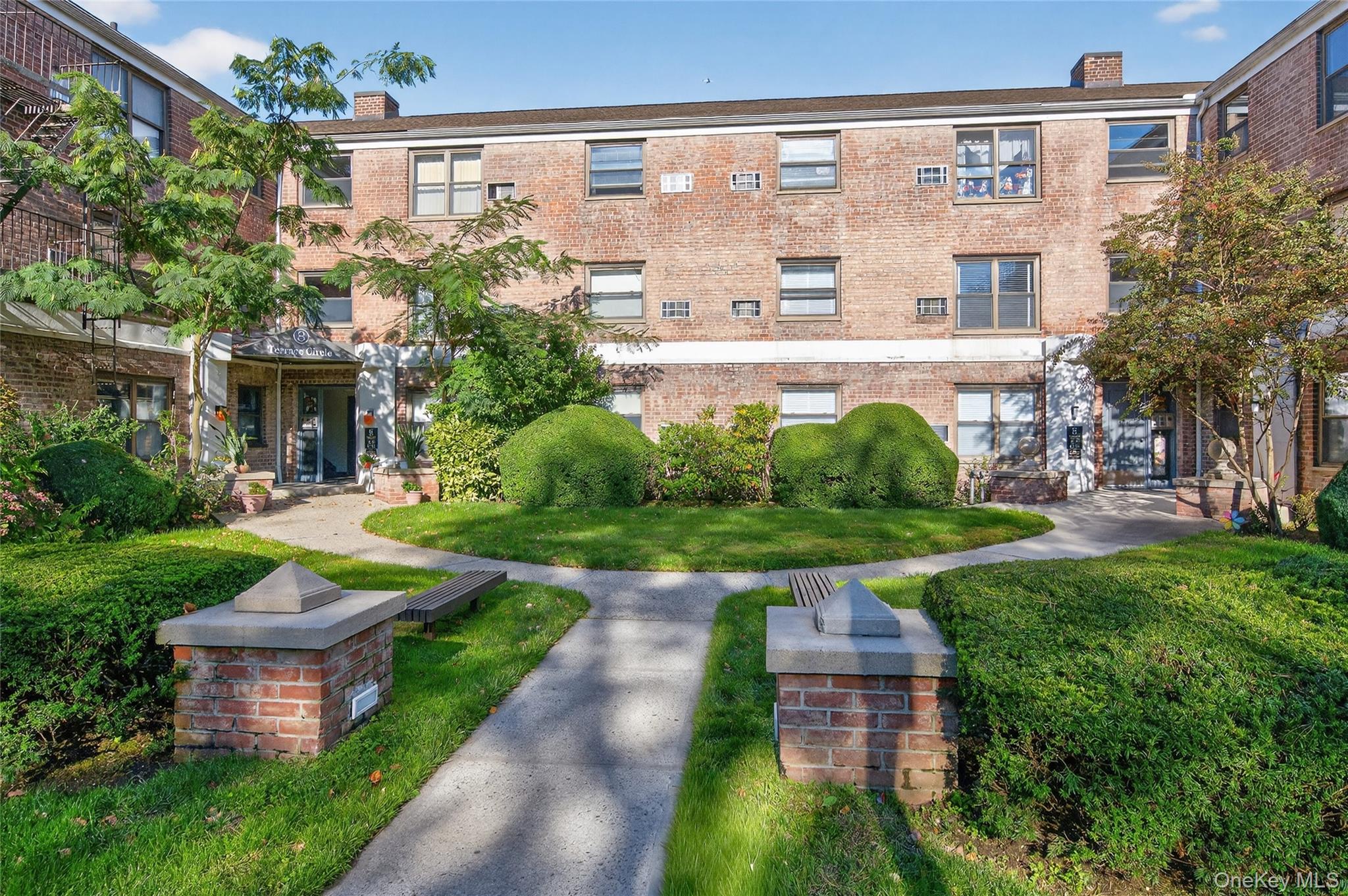 #11 photo, 8 Terrace Circle, ナッソー郡 Great Neck , NY 11021