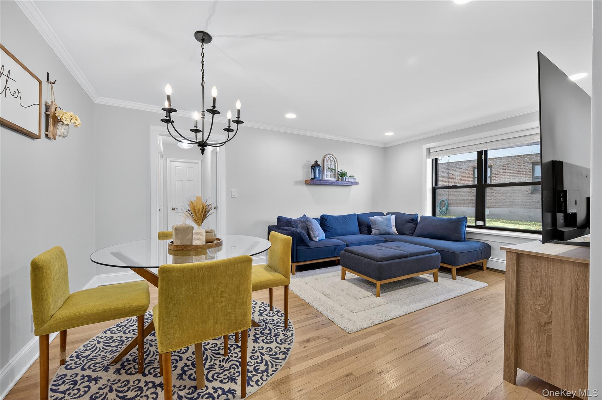 #2 photo, 8 Terrace Circle, ナッソー郡 Great Neck , NY 11021