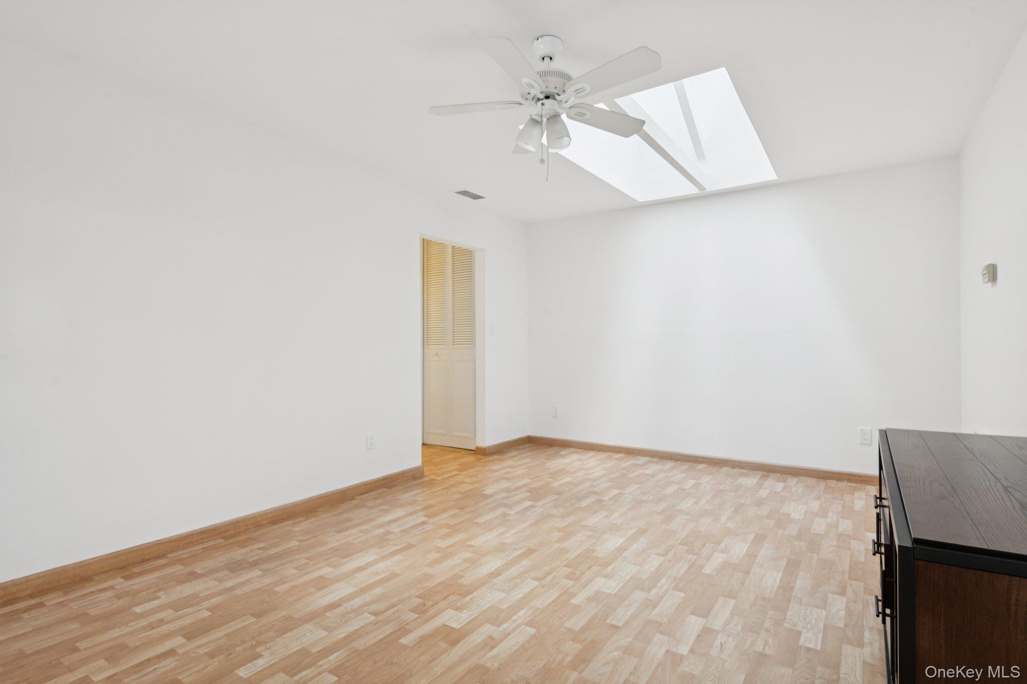 #10 photo, 99 Birchwood Road, サフォーク郡 Coram , NY 11727