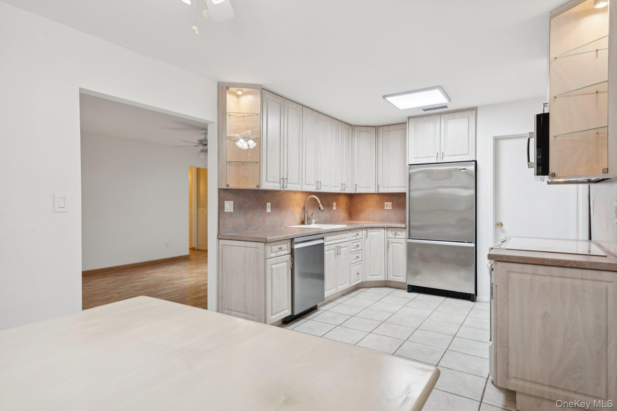 #11 photo, 99 Birchwood Road, サフォーク郡 Coram , NY 11727