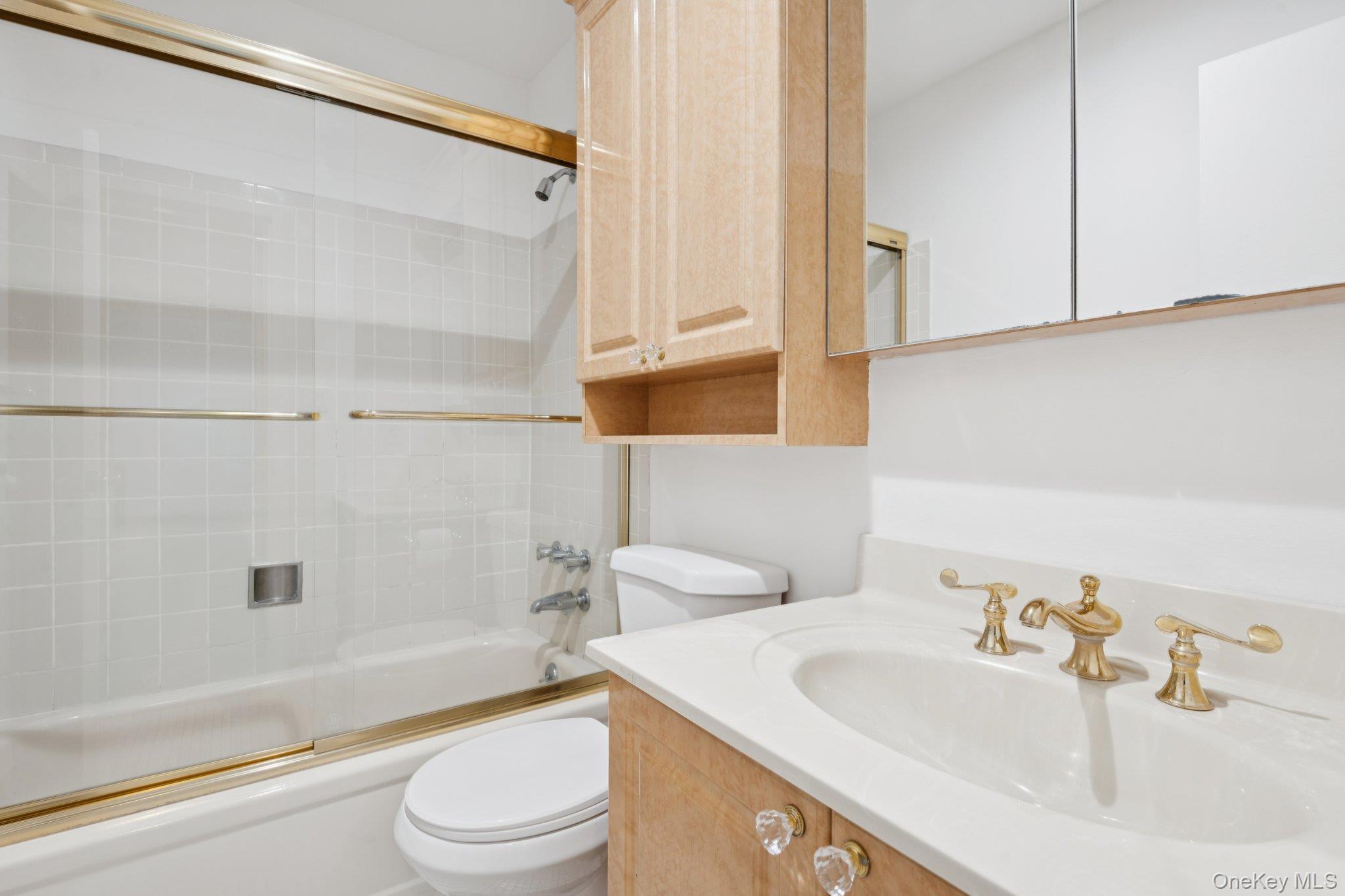 #16 photo, 99 Birchwood Road, サフォーク郡 Coram , NY 11727