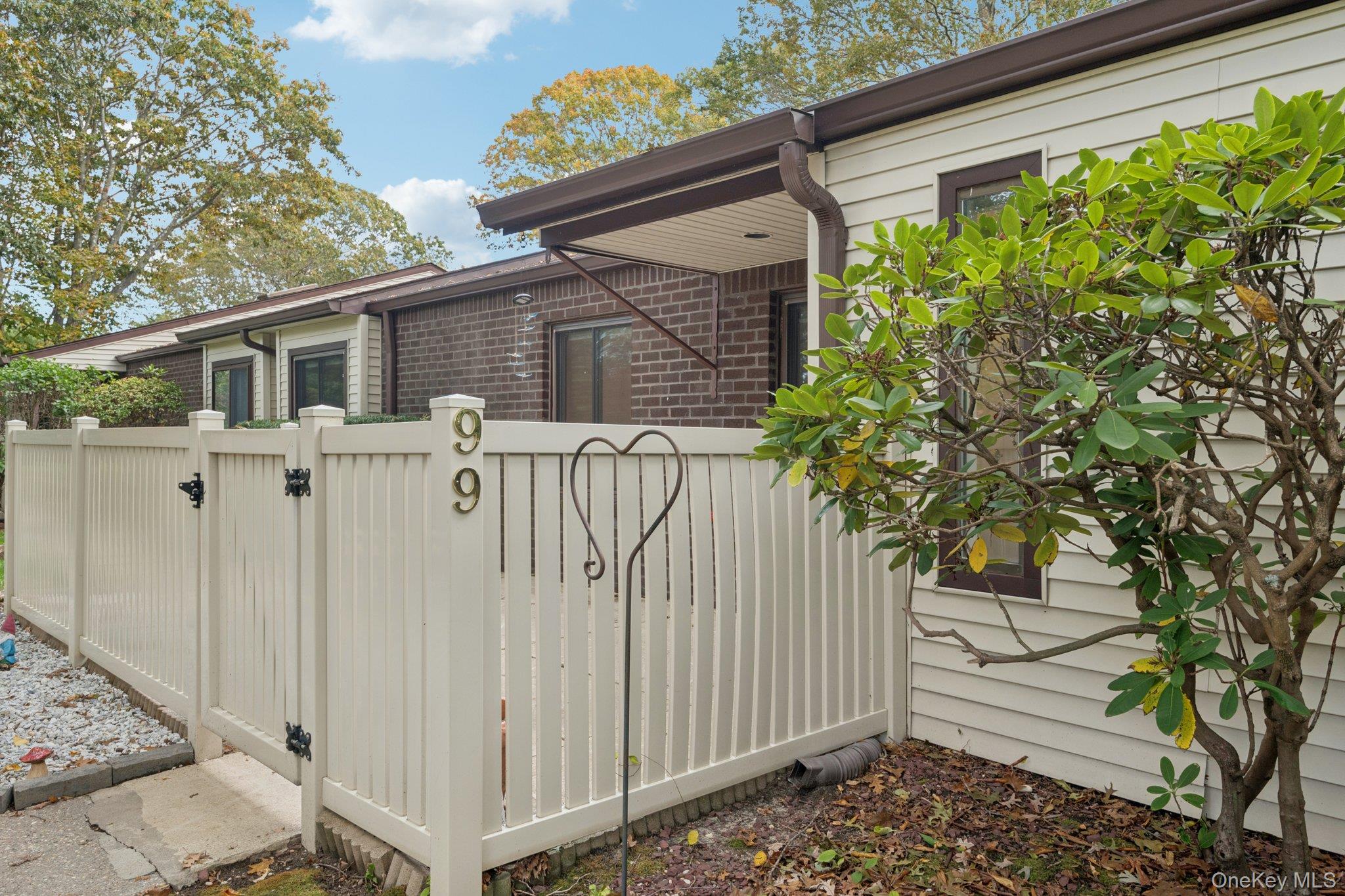 #2 photo, 99 Birchwood Road, サフォーク郡 Coram , NY 11727