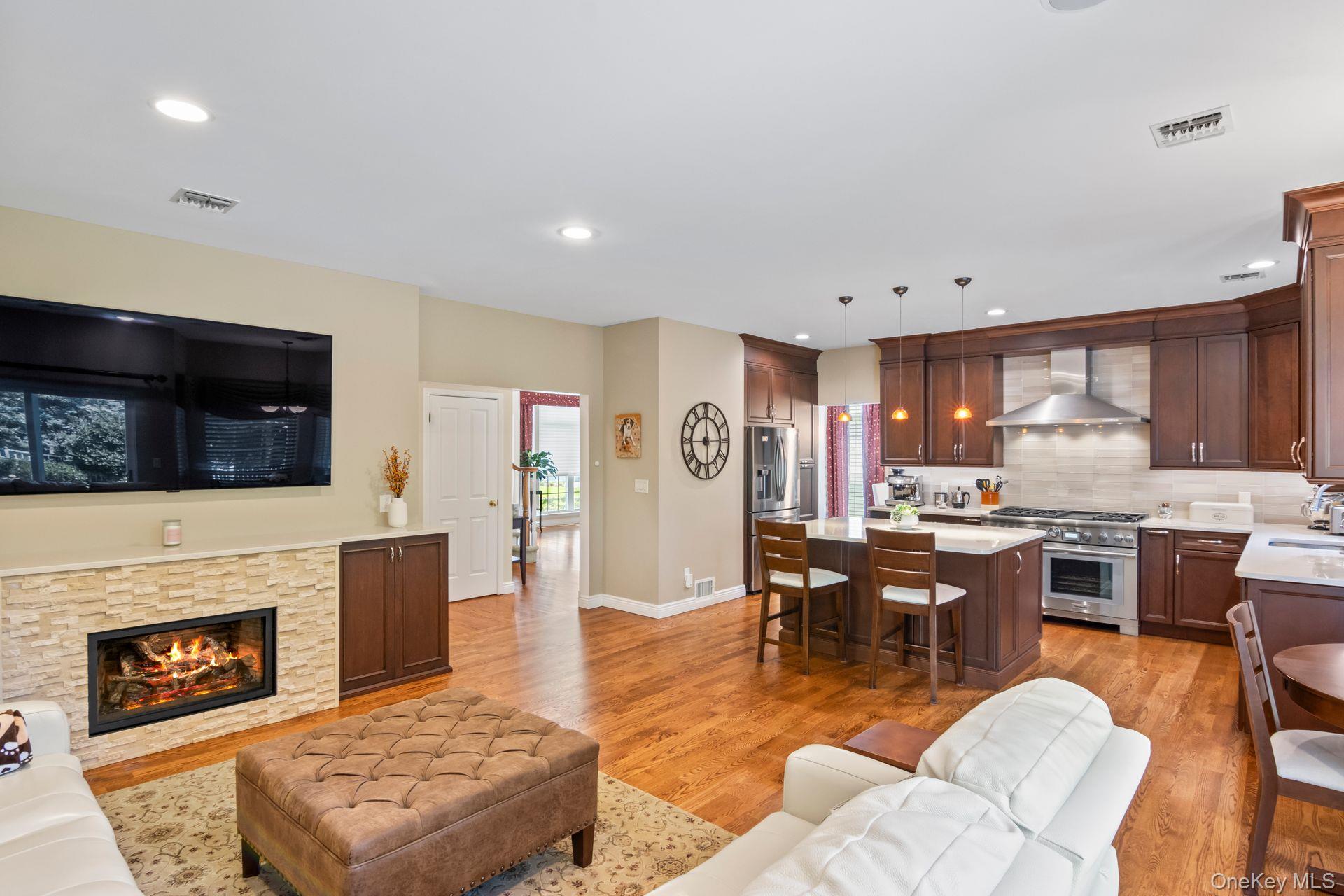 #3 photo, 89 Hamlet Drive, サフォーク郡 Commack , NY 11725