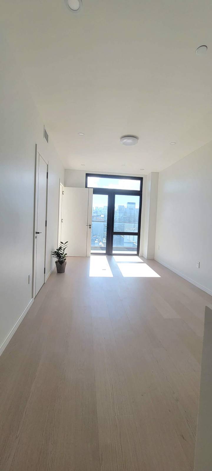 #3 photo, 11-52 44th Drive, クイーンズ区 Long Island City , NY 11101
