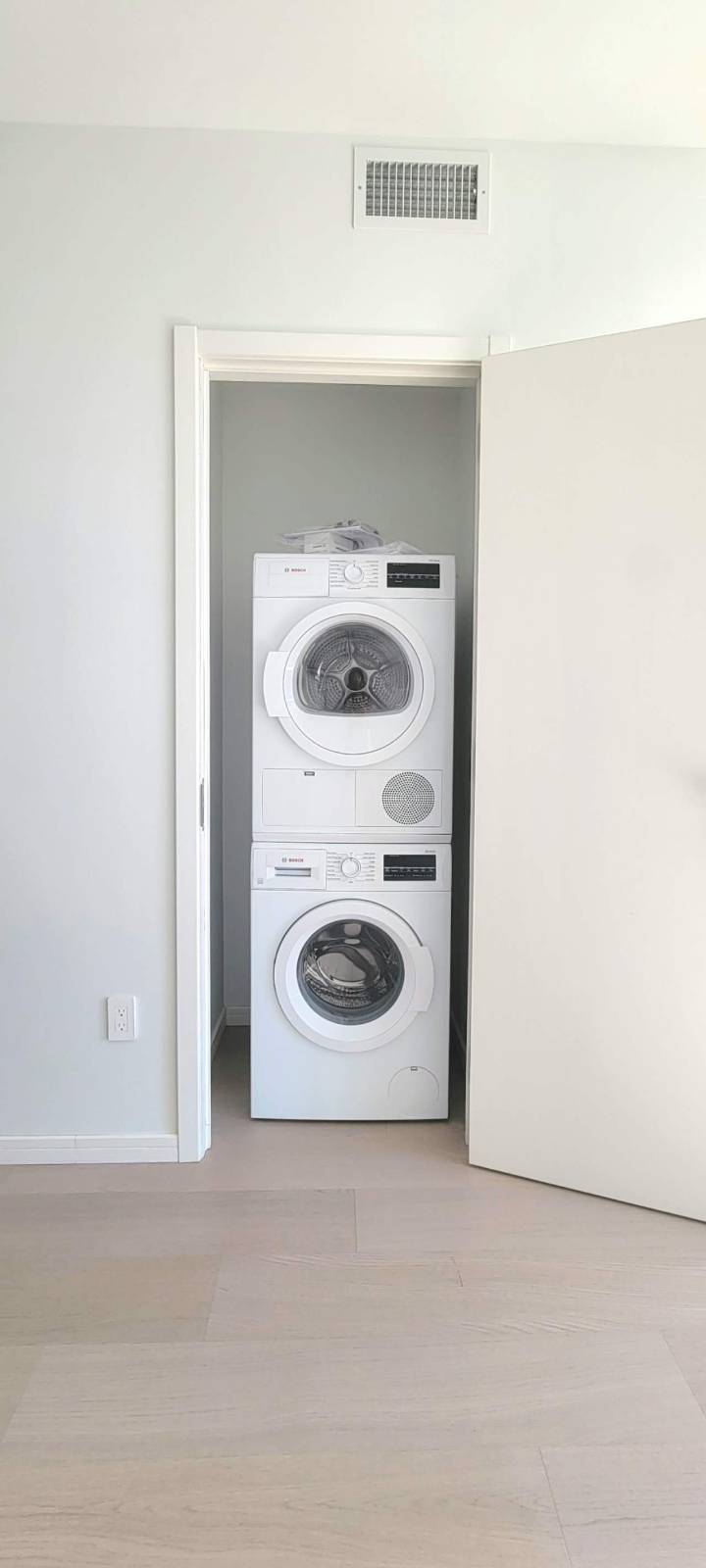 #8 photo, 11-52 44th Drive, クイーンズ区 Long Island City , NY 11101