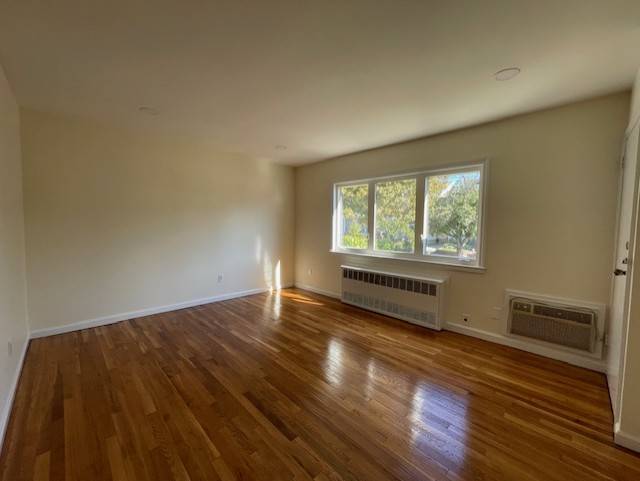 #2 photo, 2014 149th St, #1 plus Basement, クイーンズ区 Whitestone , NY 11357