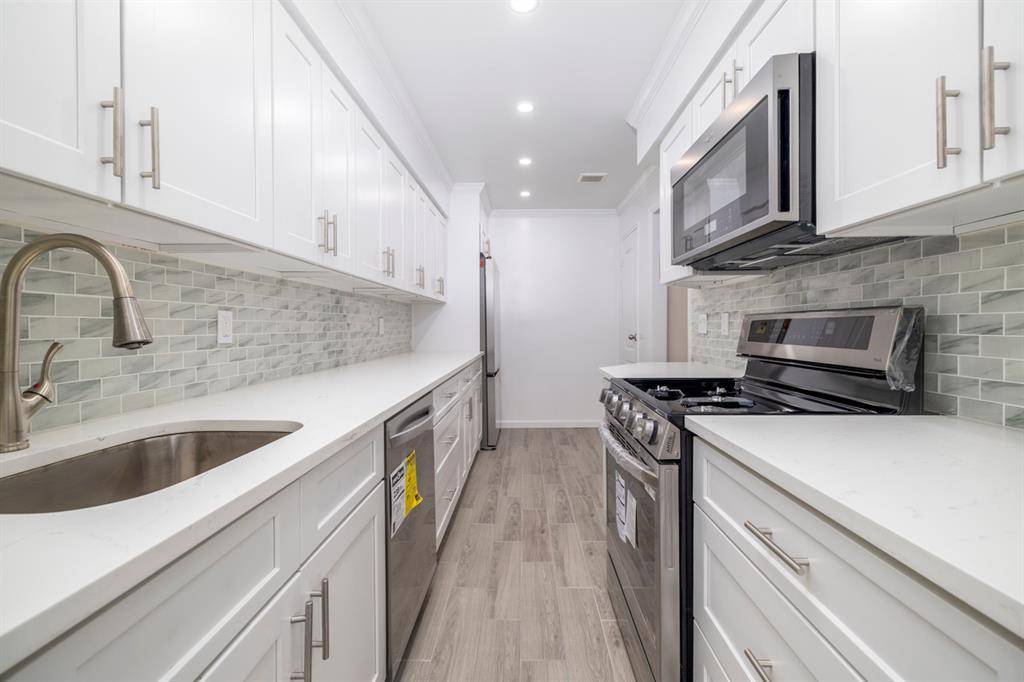 #4 photo, 77 S Park Ave, #A15, Rockville Centre , NY 11570