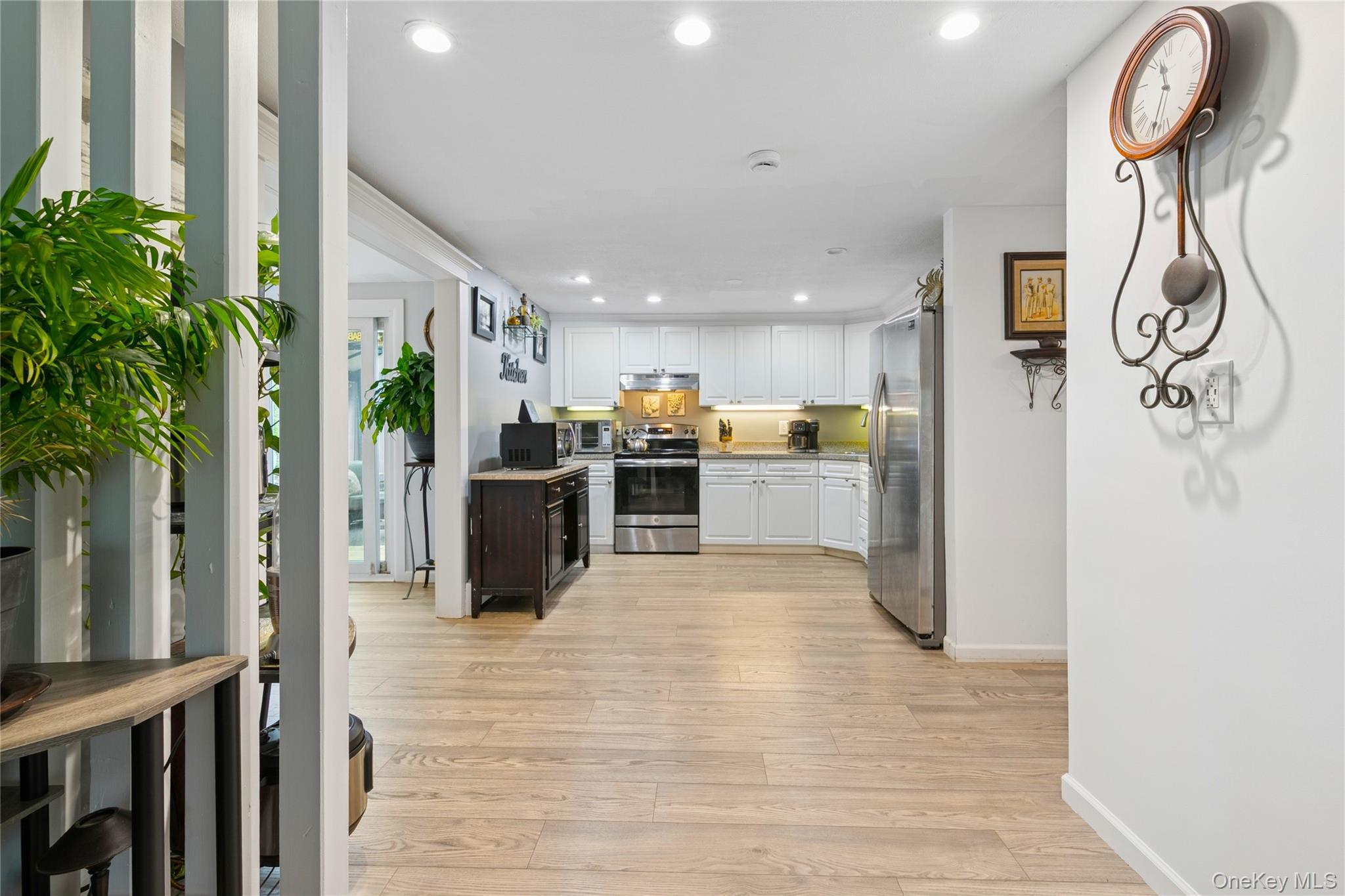 #9 photo, 40 Straw Lane, サフォーク郡 Islandia , NY 11749