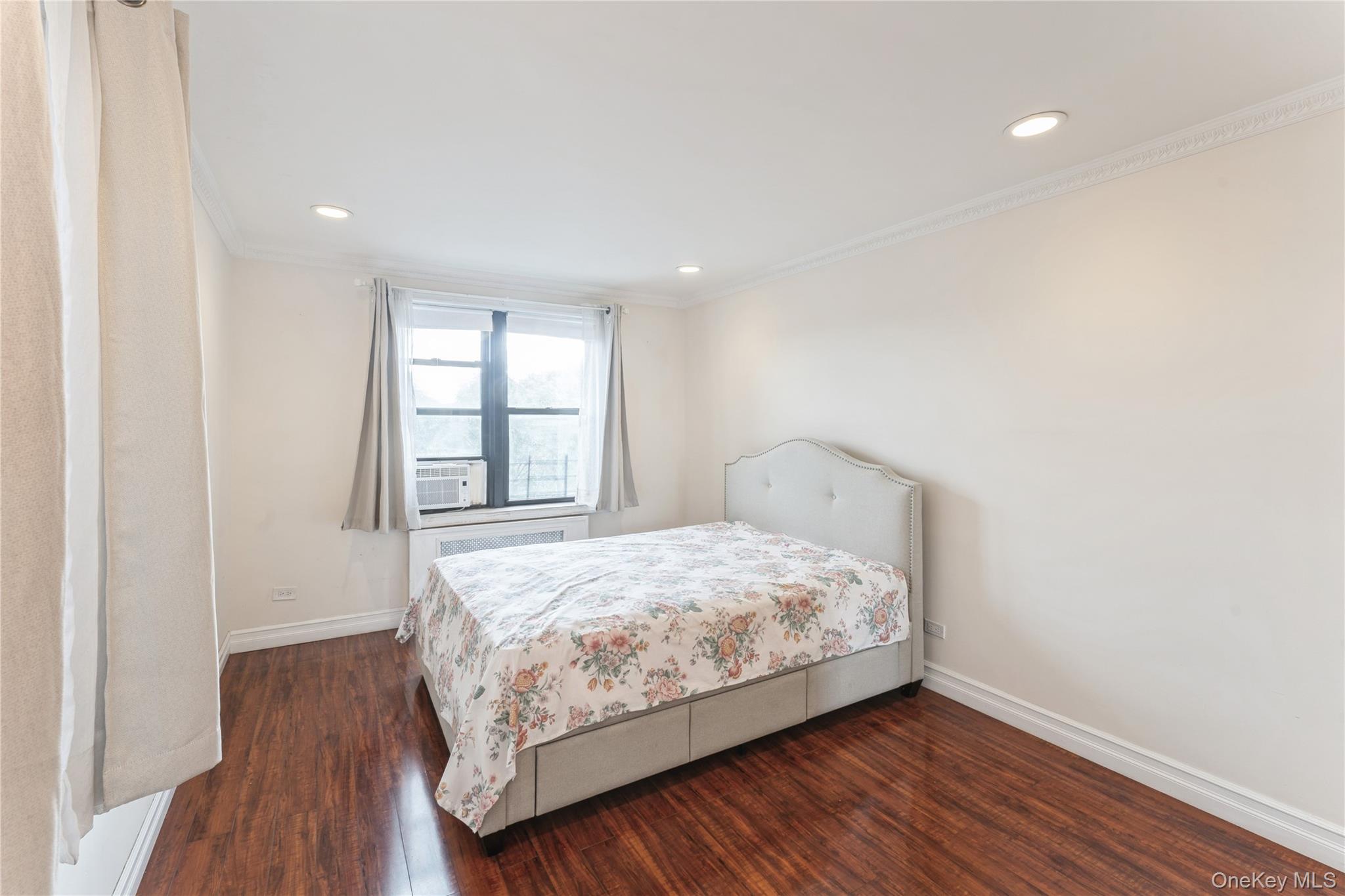 #10 photo, 150-11 72nd Road, Kew Garden Hills , NY 11367