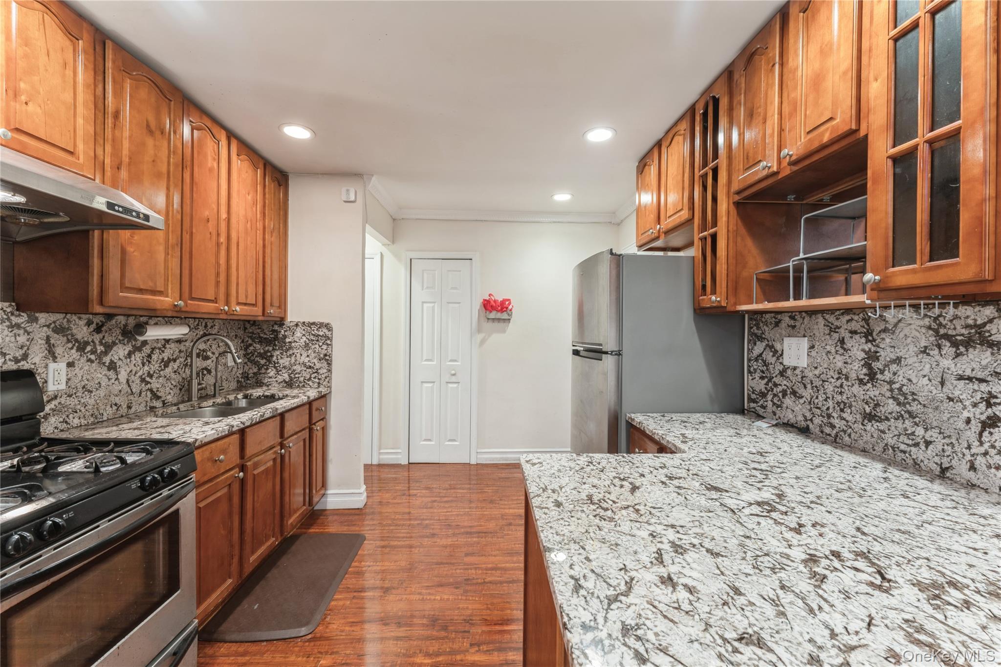 #12 photo, 150-11 72nd Road, Kew Garden Hills , NY 11367