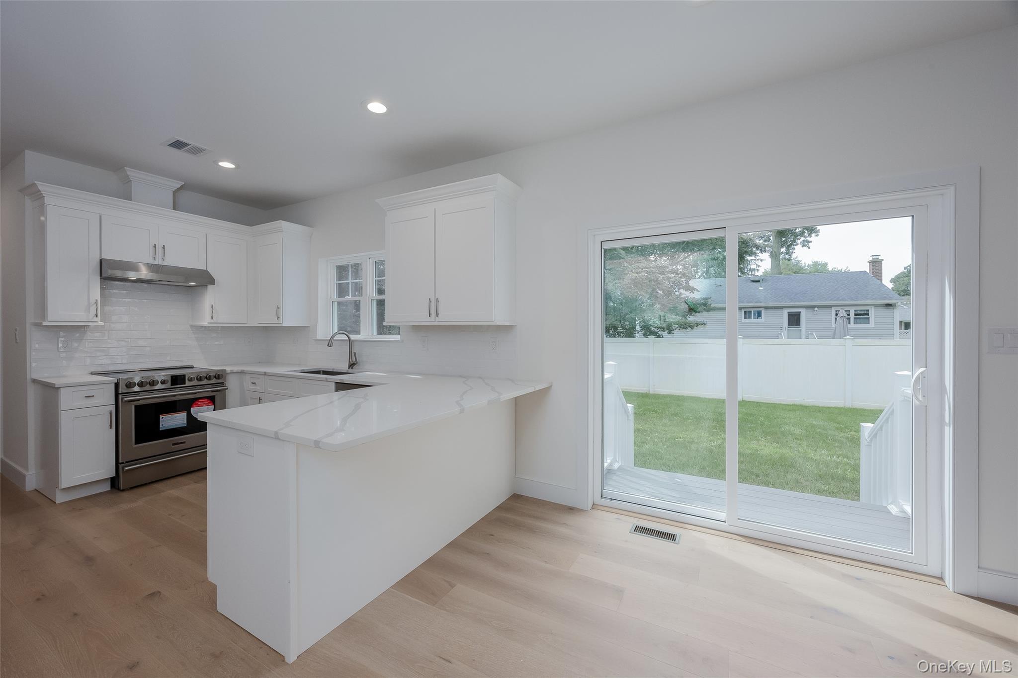 #16 photo, 40 Zenith Road, サフォーク郡 Rocky Point , NY 11778