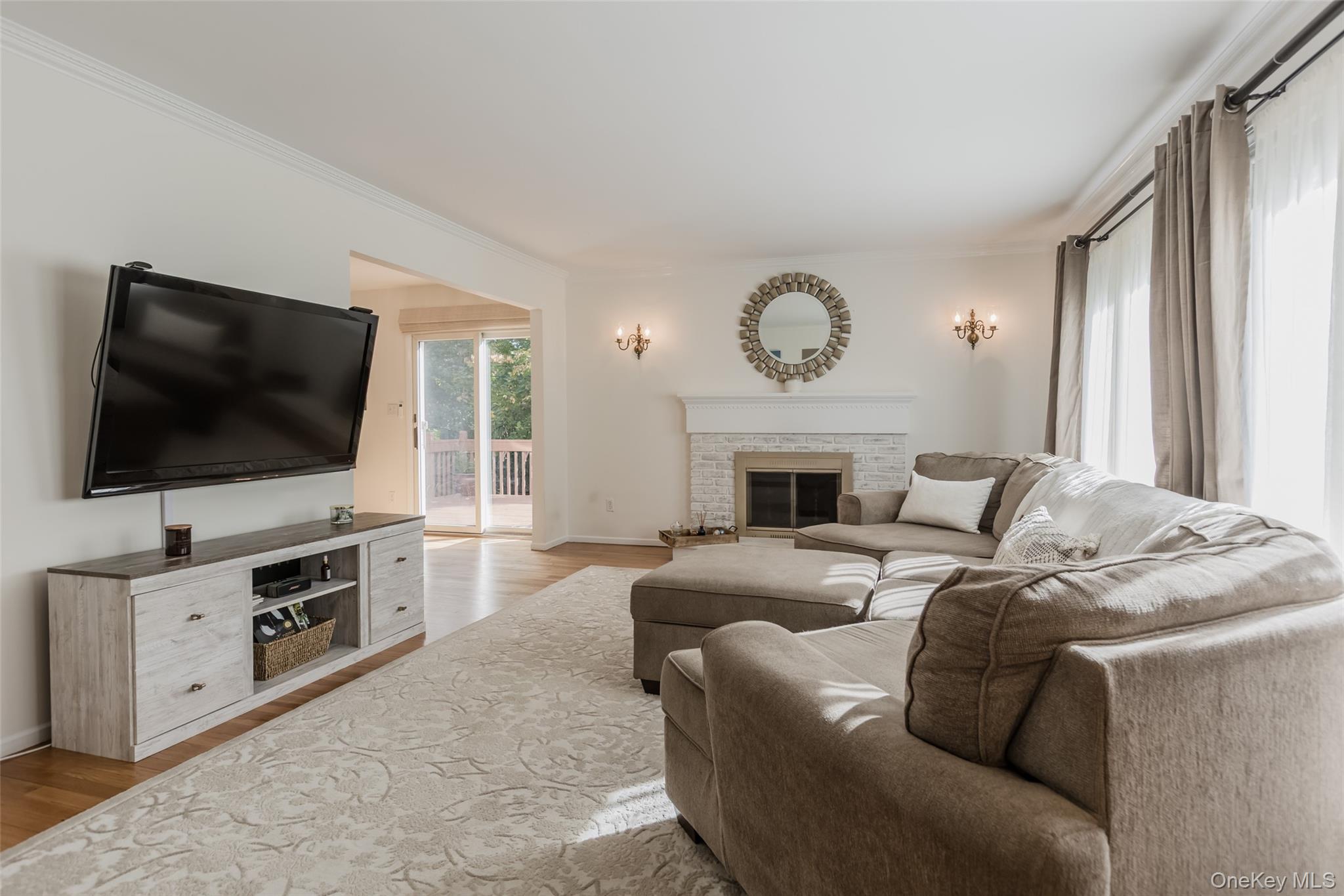 #11 photo, 7 Carriage Lane, サフォーク郡 Setauket , NY 11733