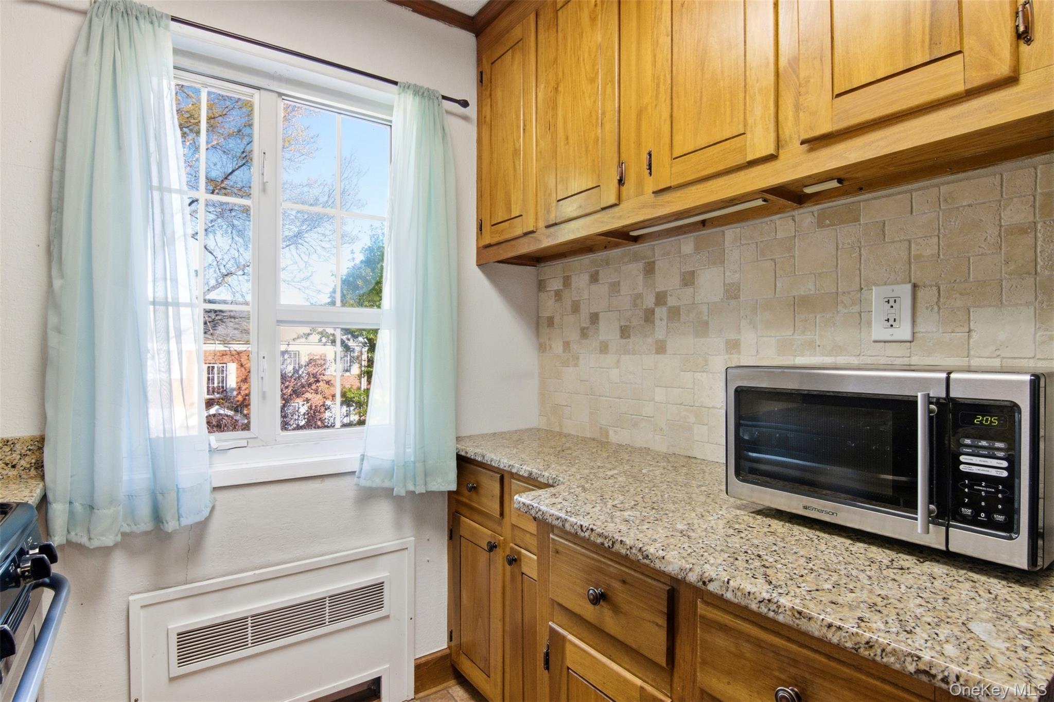 #10 photo, 405 W Main Street, Huntington , NY 11743