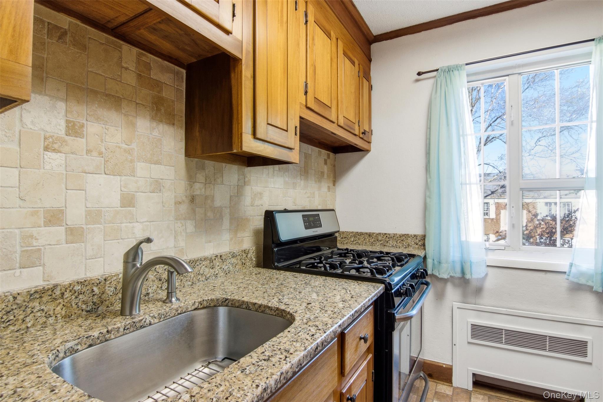 #11 photo, 405 W Main Street, Huntington , NY 11743