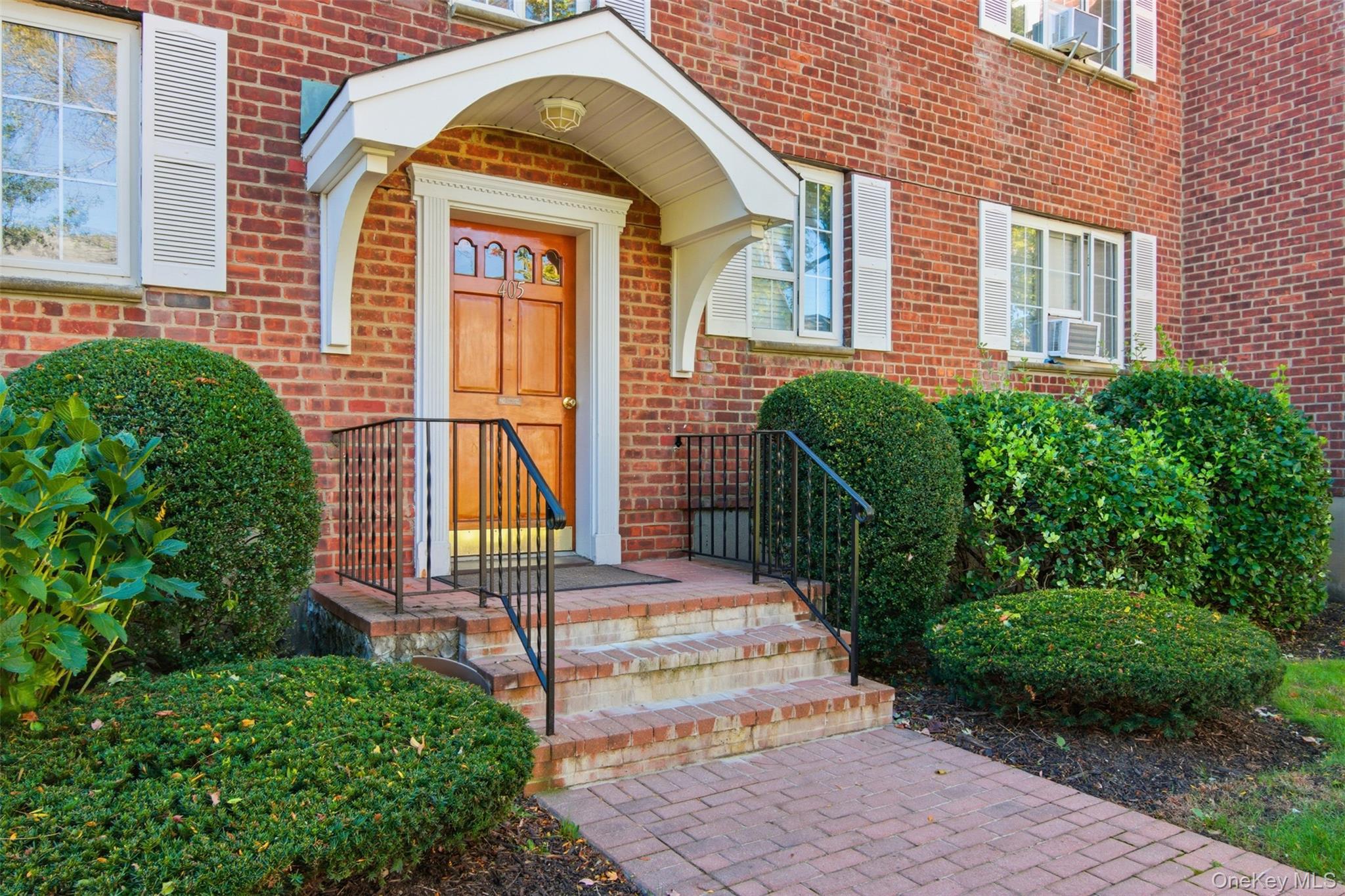 #4 photo, 405 W Main Street, Huntington , NY 11743